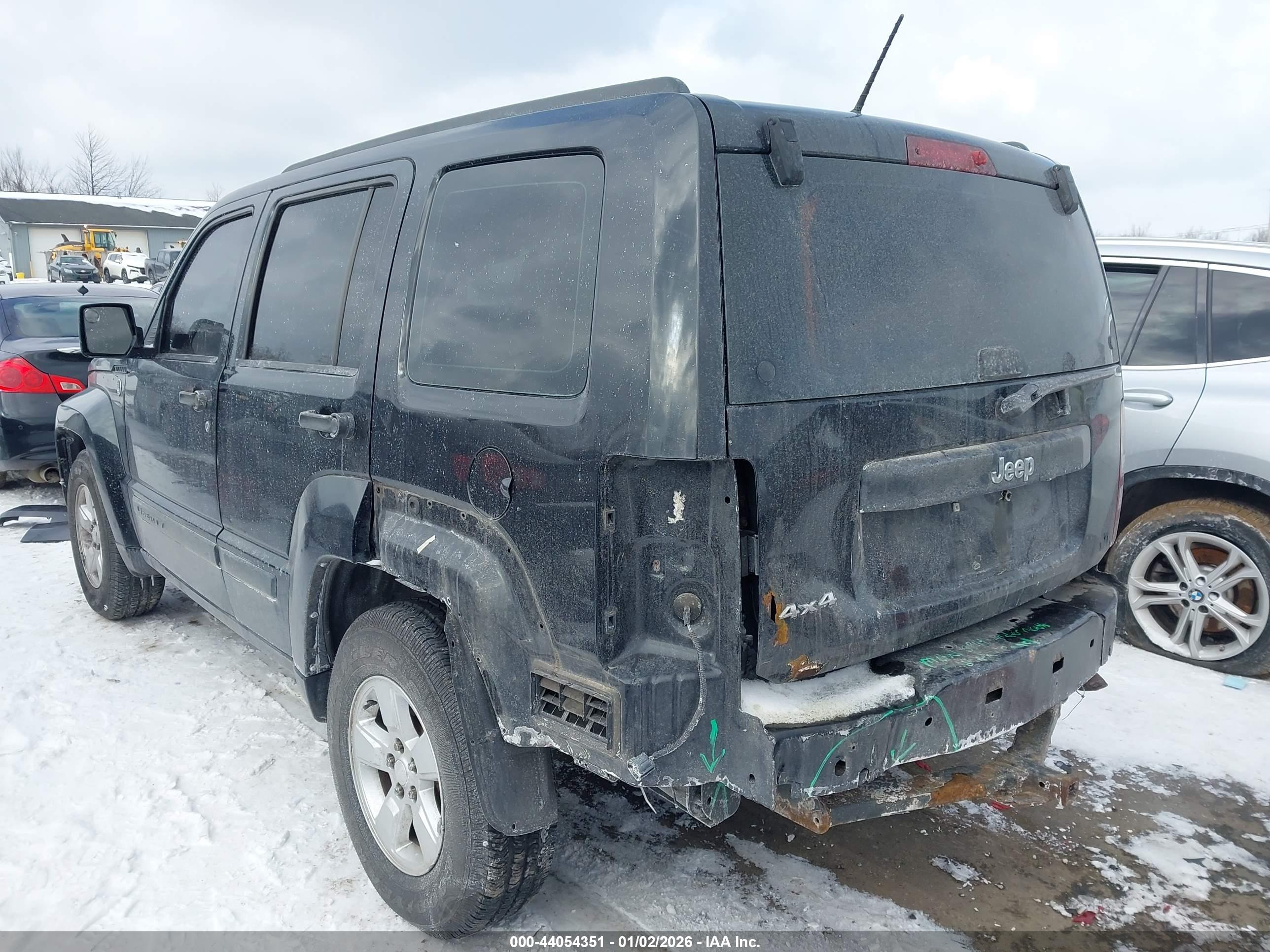 JEEP LIBERTY image 3