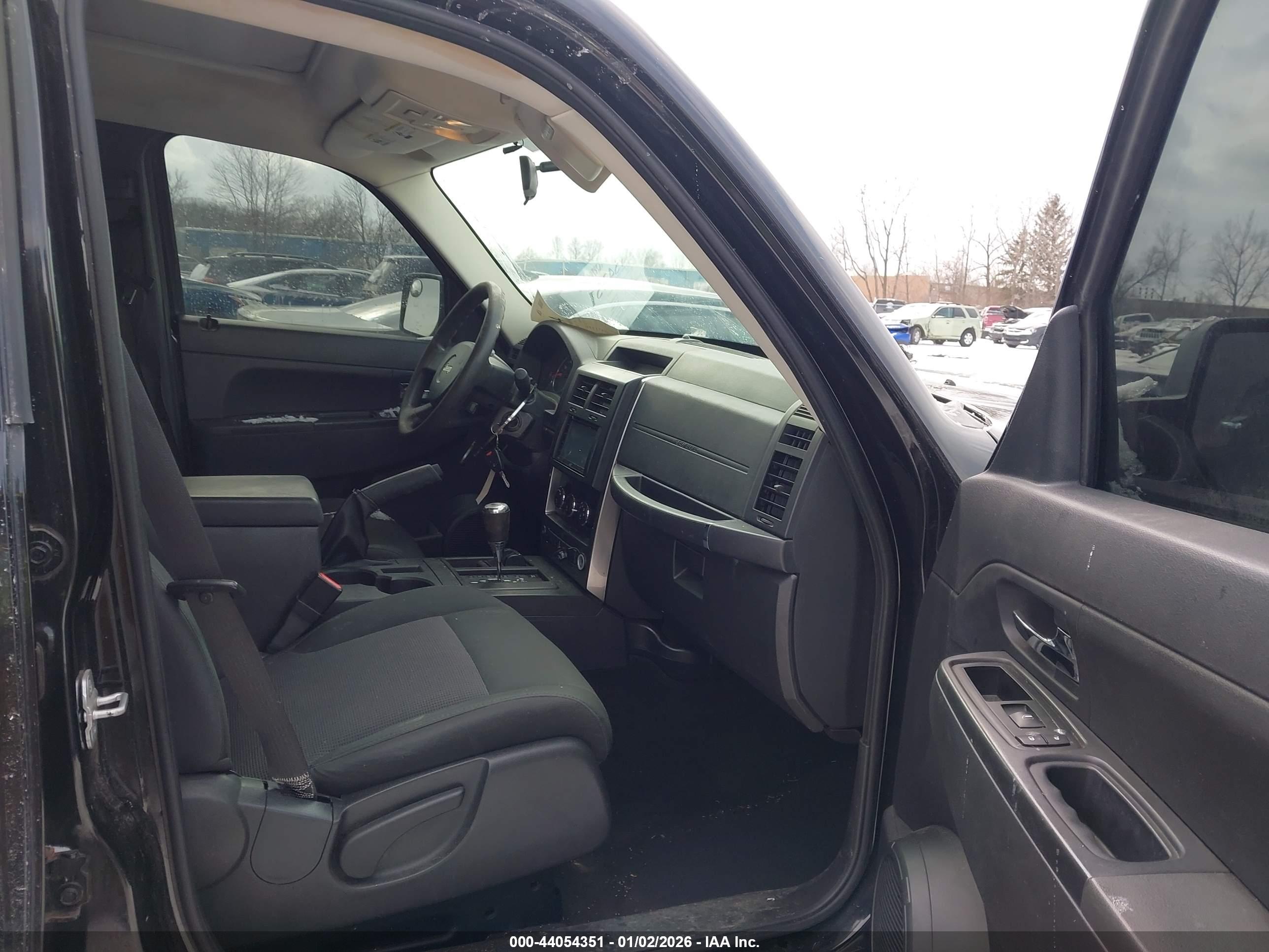 JEEP LIBERTY image 5