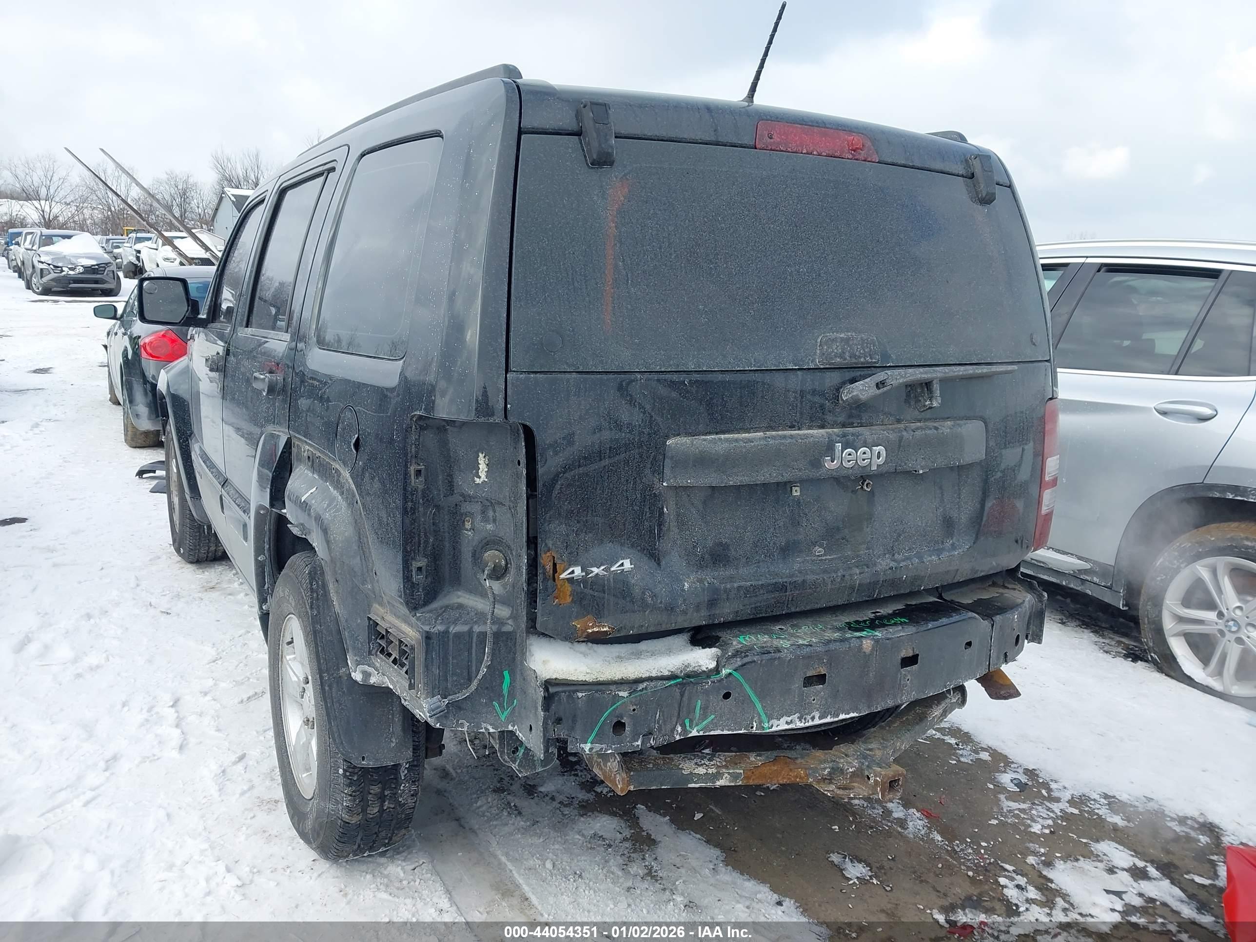 JEEP LIBERTY image 6