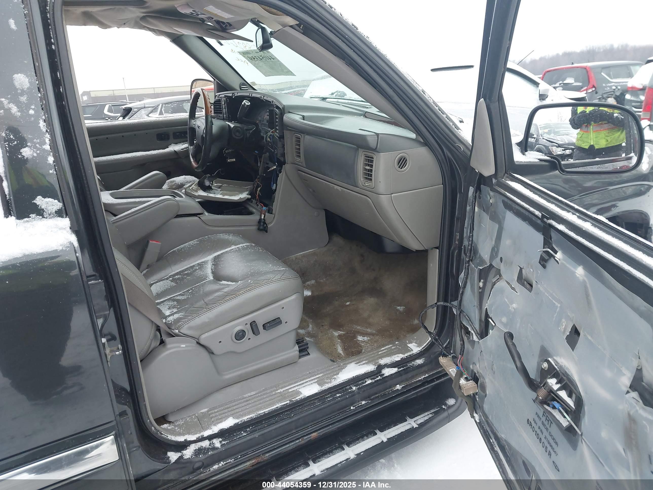 GMC YUKON image 5
