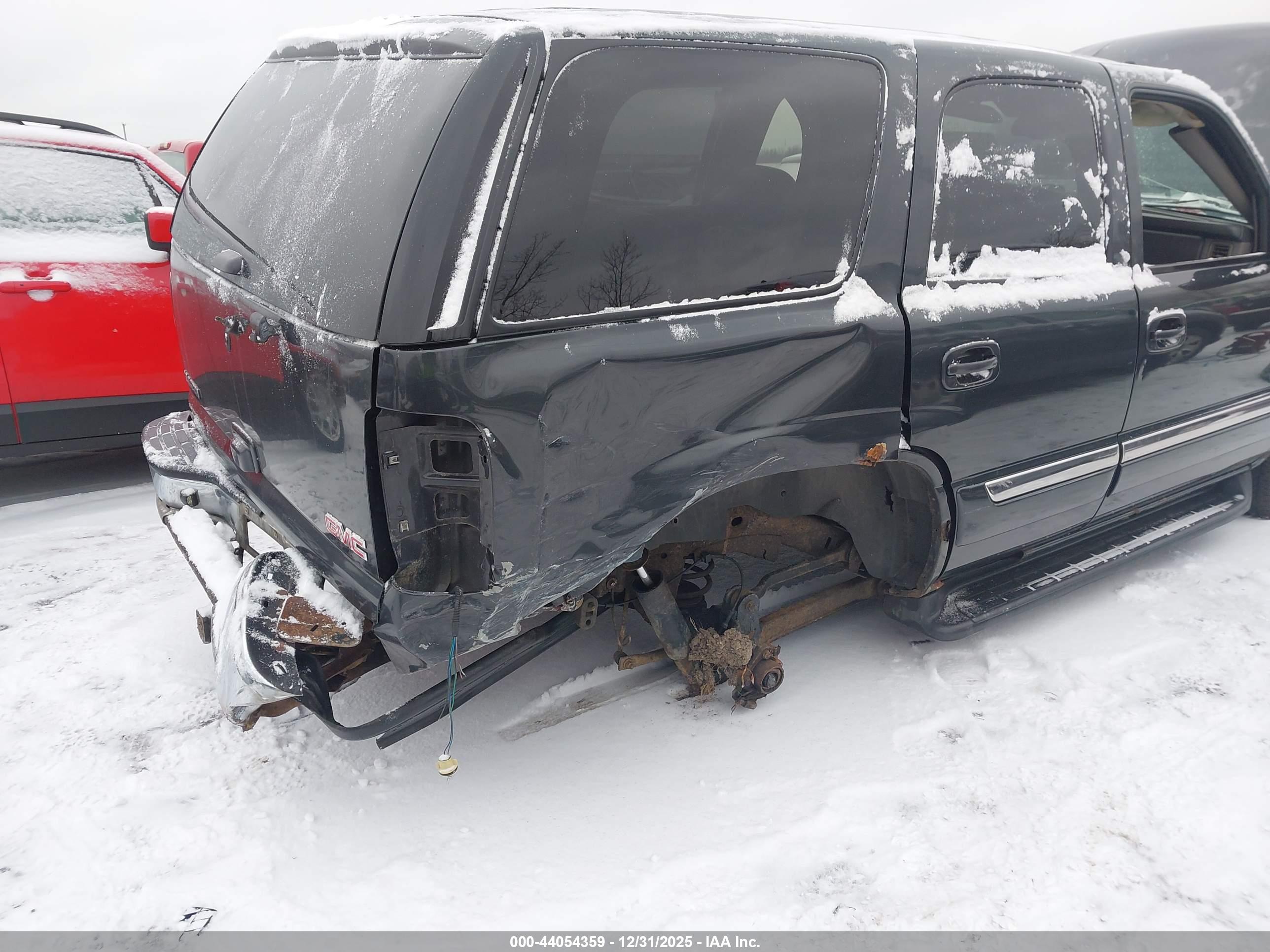 GMC YUKON image 6
