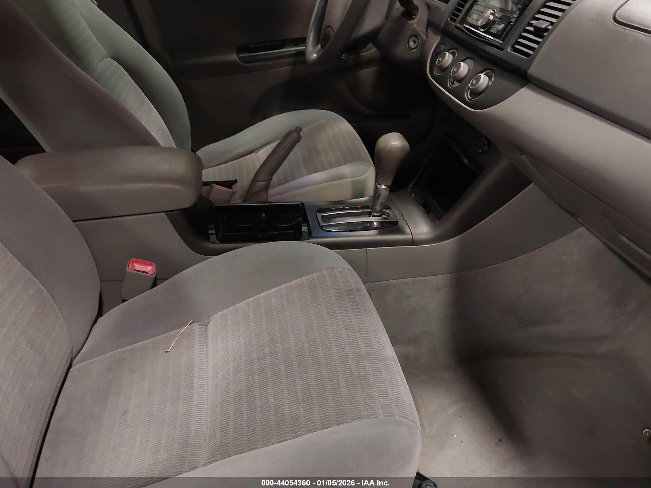 TOYOTA CAMRY image 5