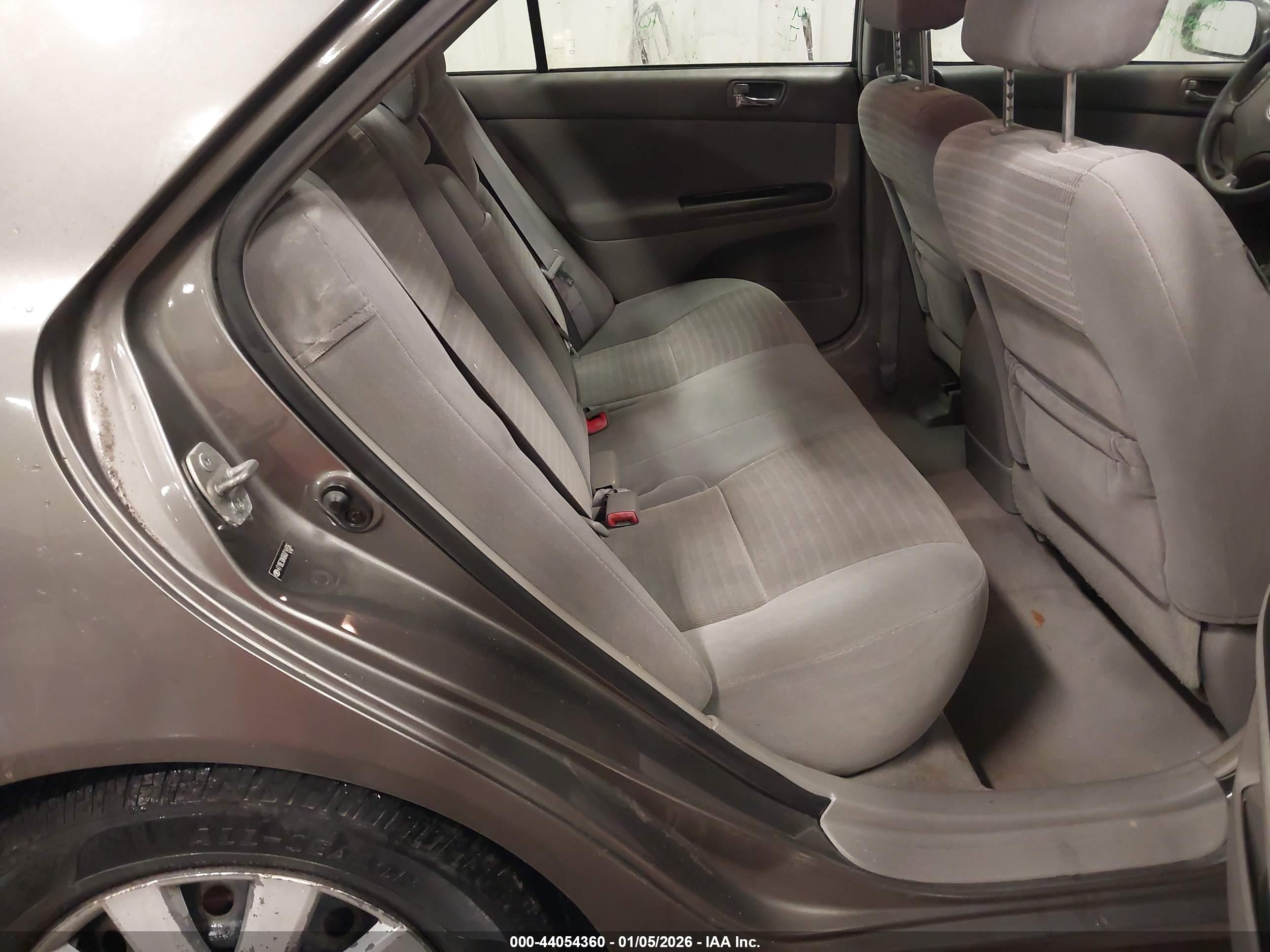 TOYOTA CAMRY image 8