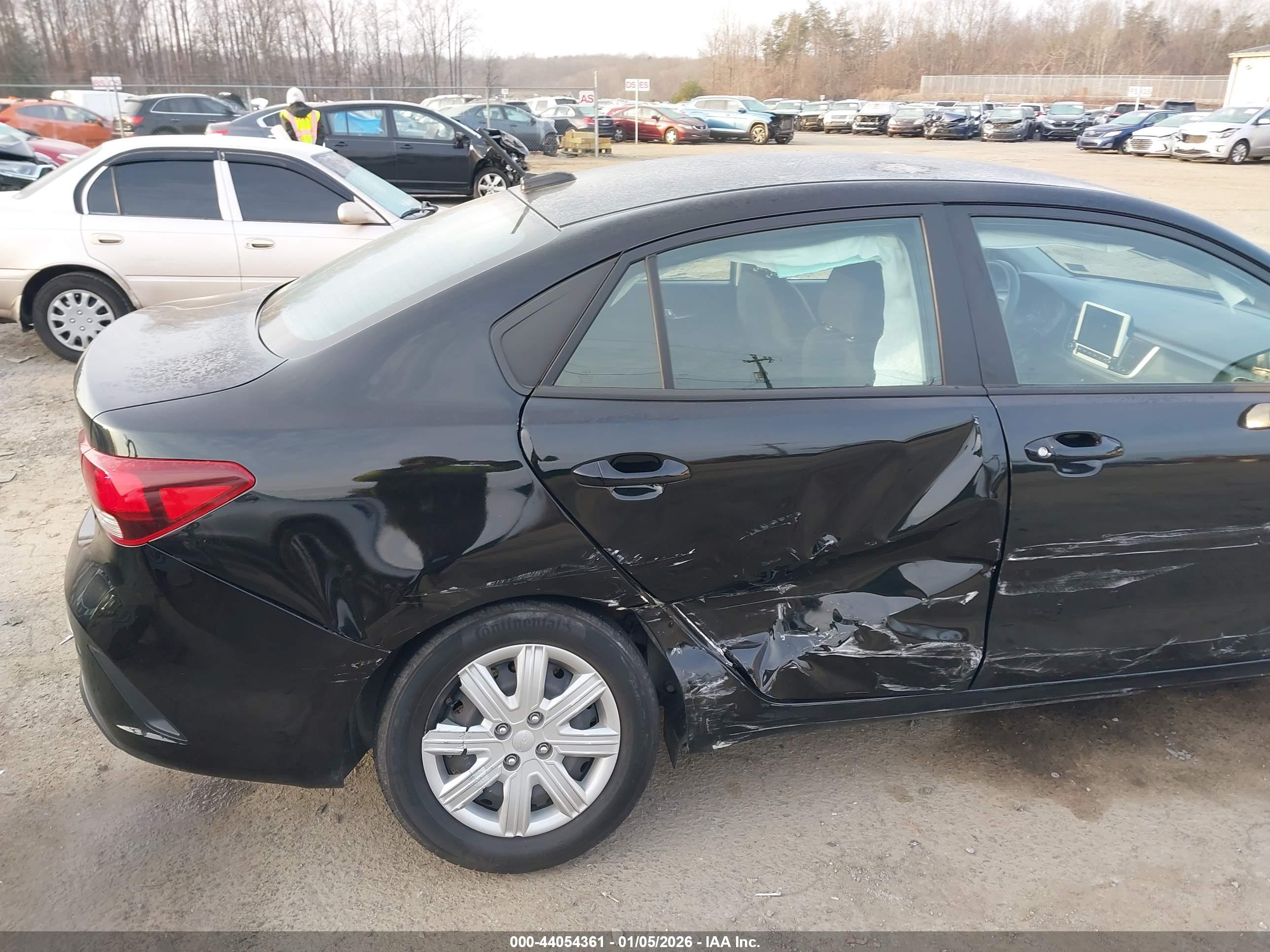 KIA RIO image 6