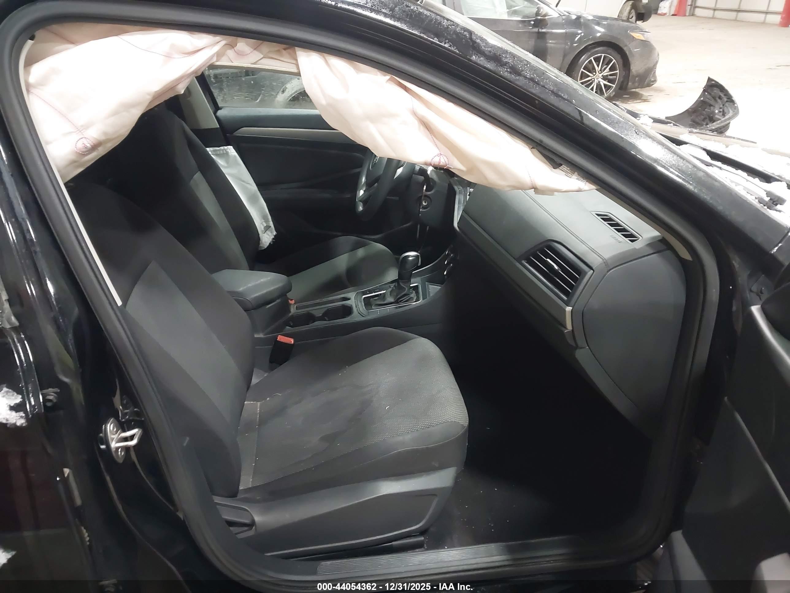 VOLKSWAGEN JETTA image 5