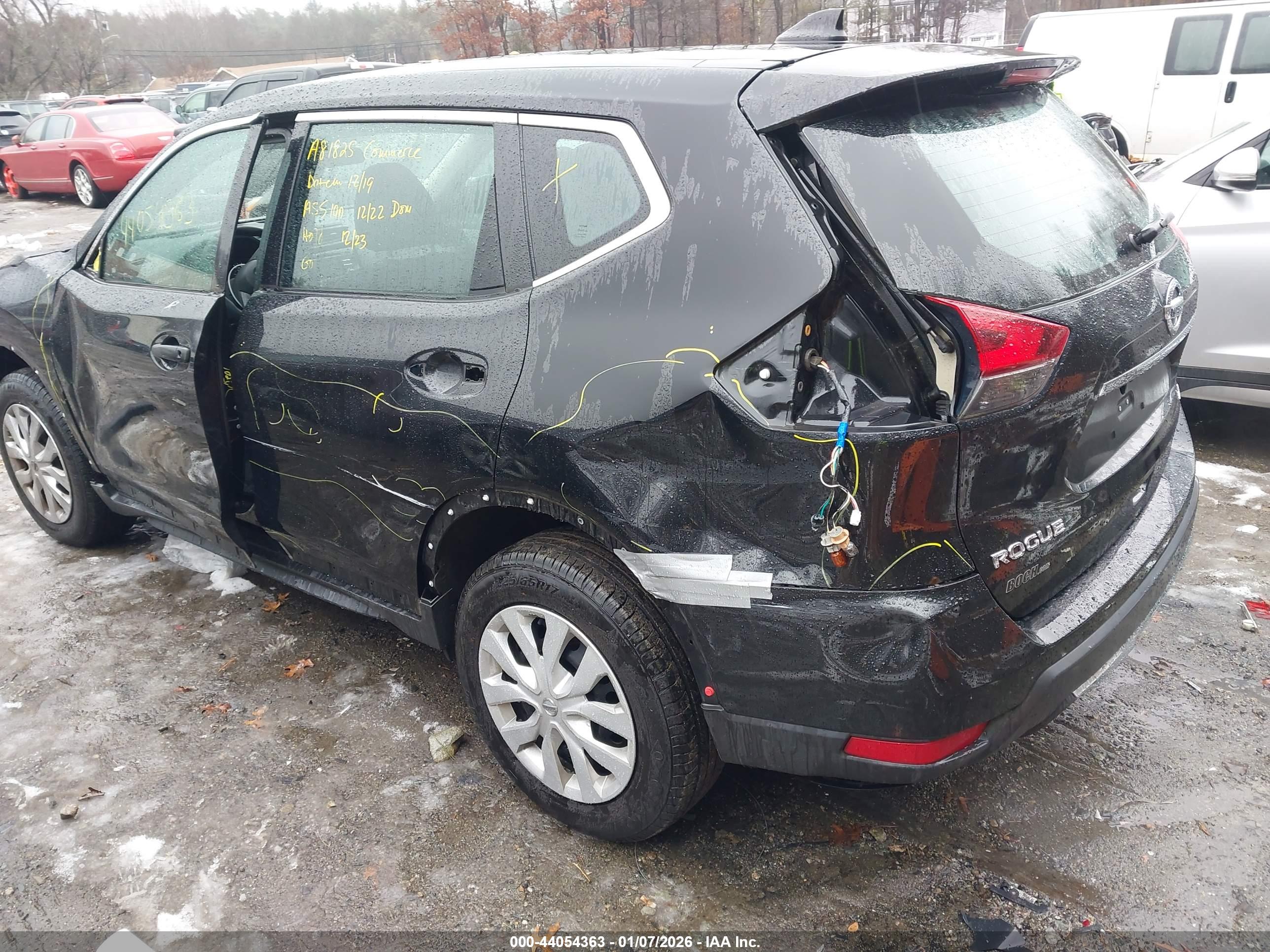 NISSAN ROGUE image 3