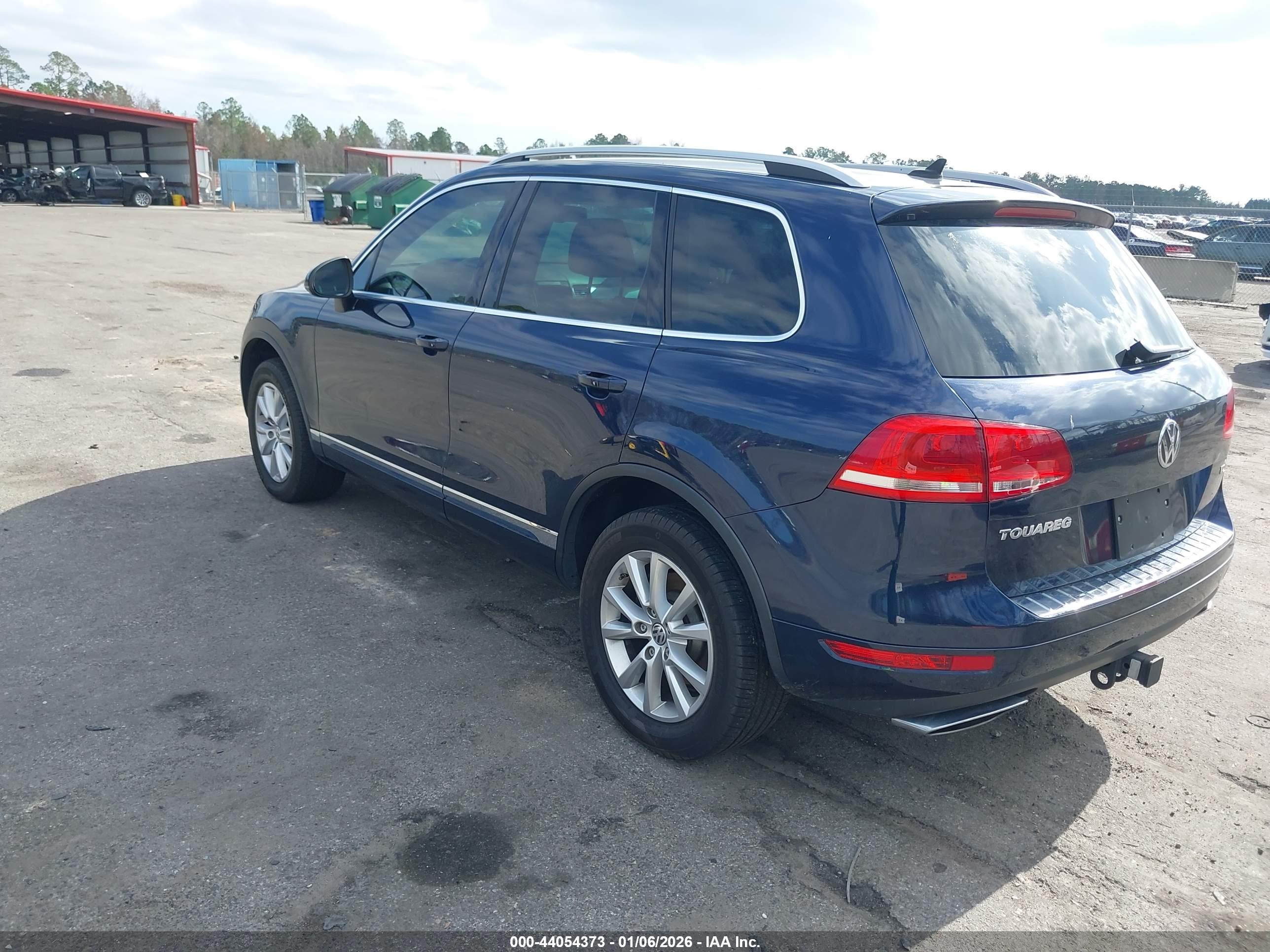 VOLKSWAGEN TOUAREG image 3