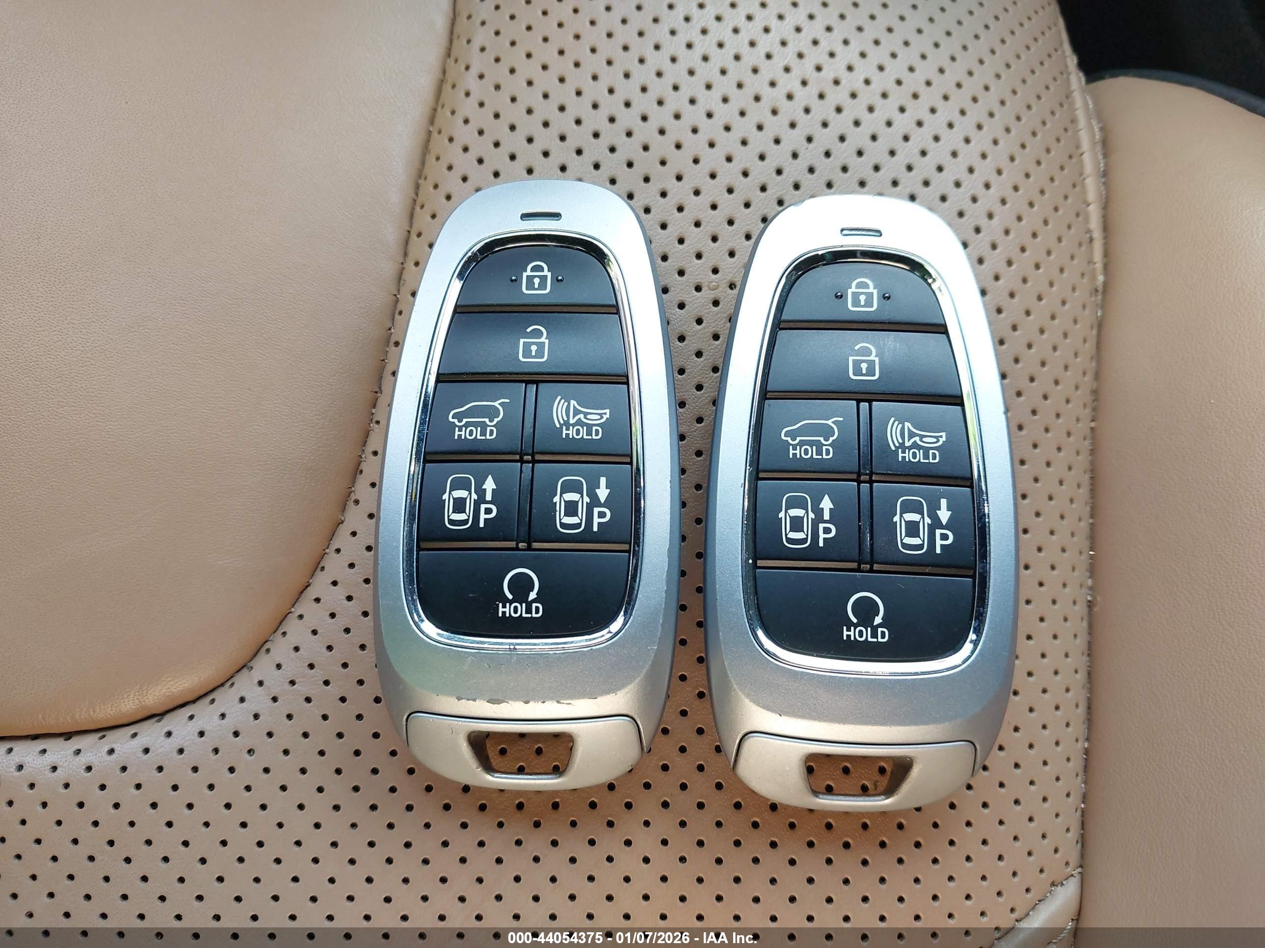 HYUNDAI SANTA image 11