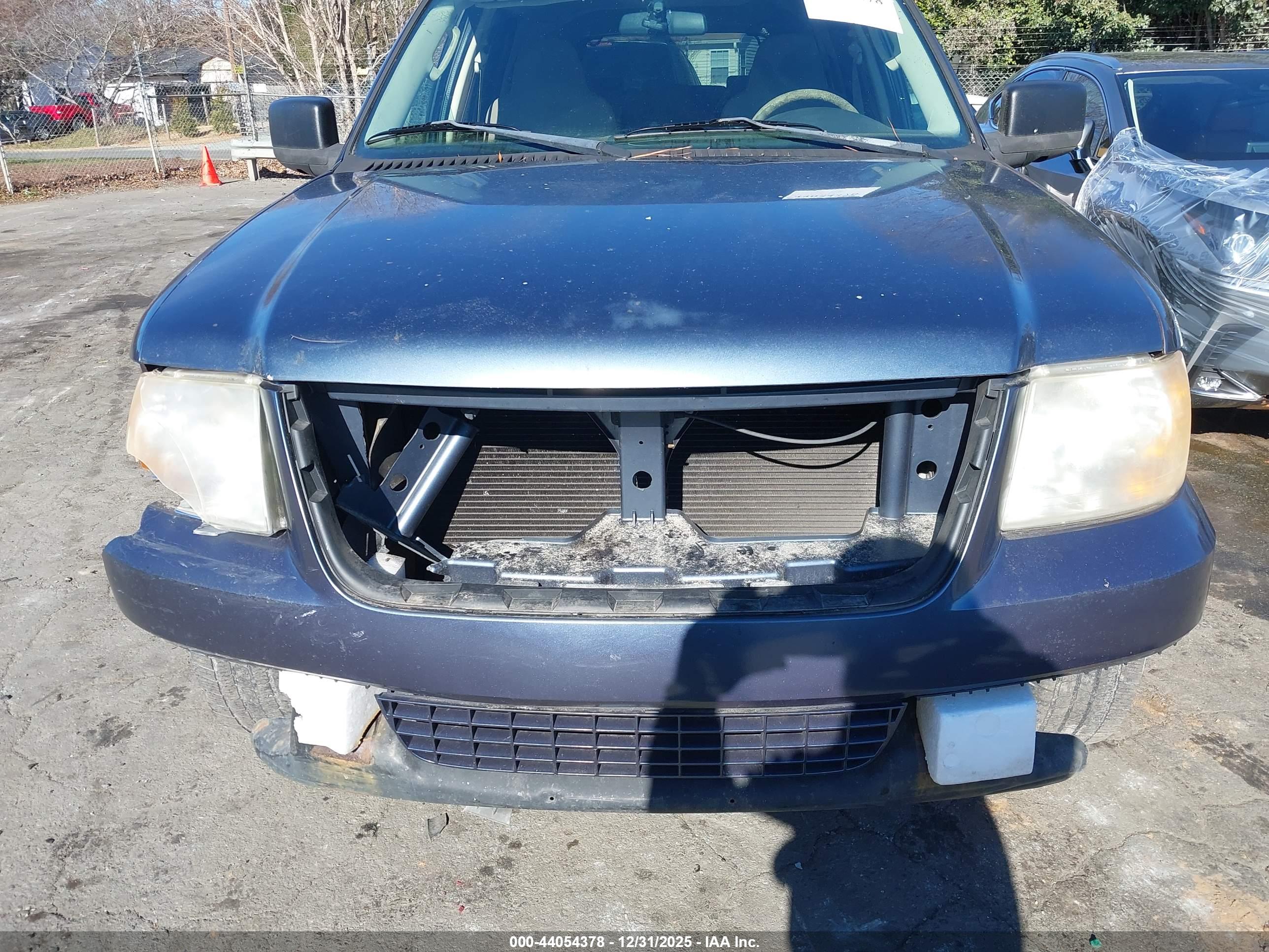 FORD EXPEDITION image 6