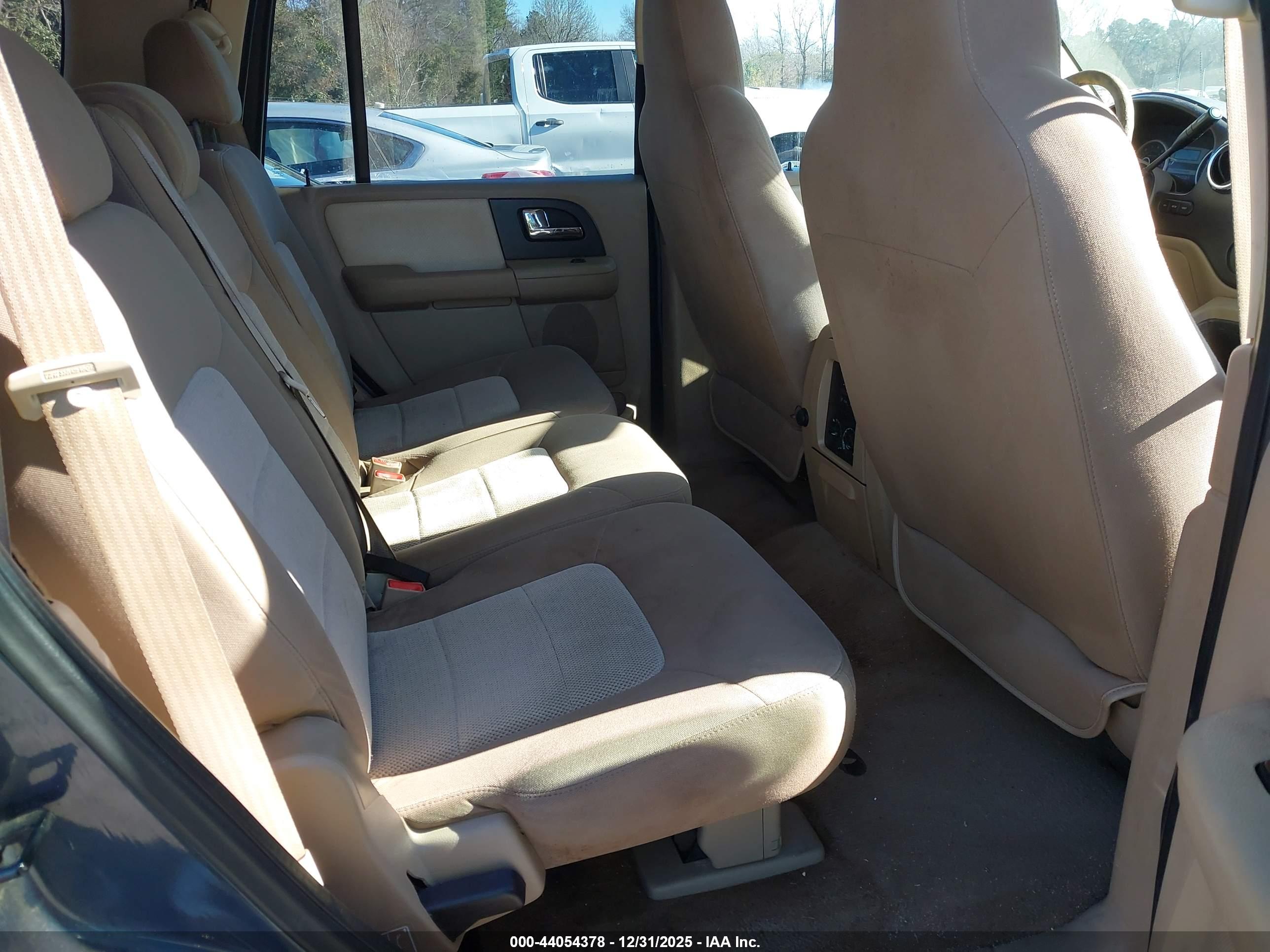 FORD EXPEDITION image 8