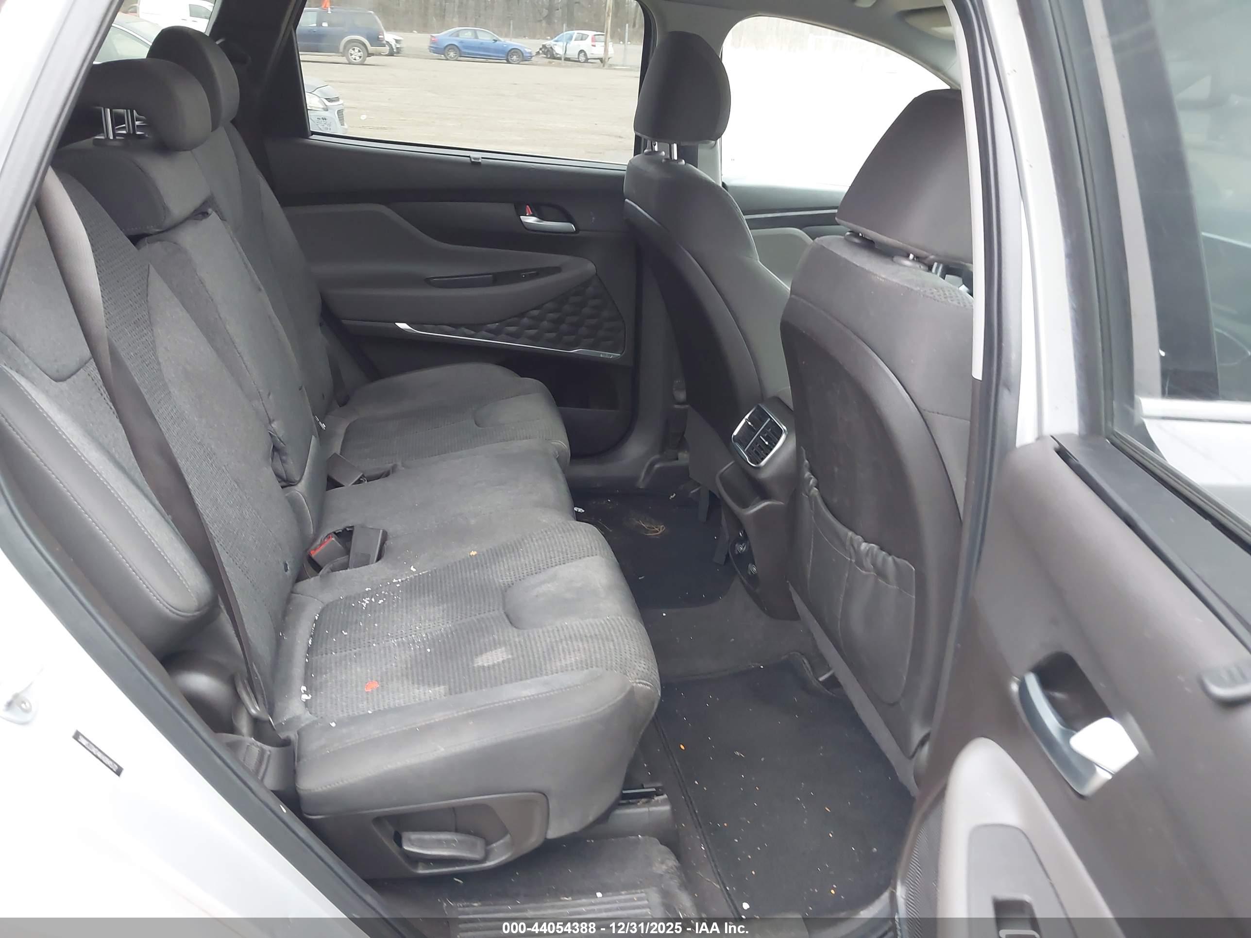 HYUNDAI SANTA image 8