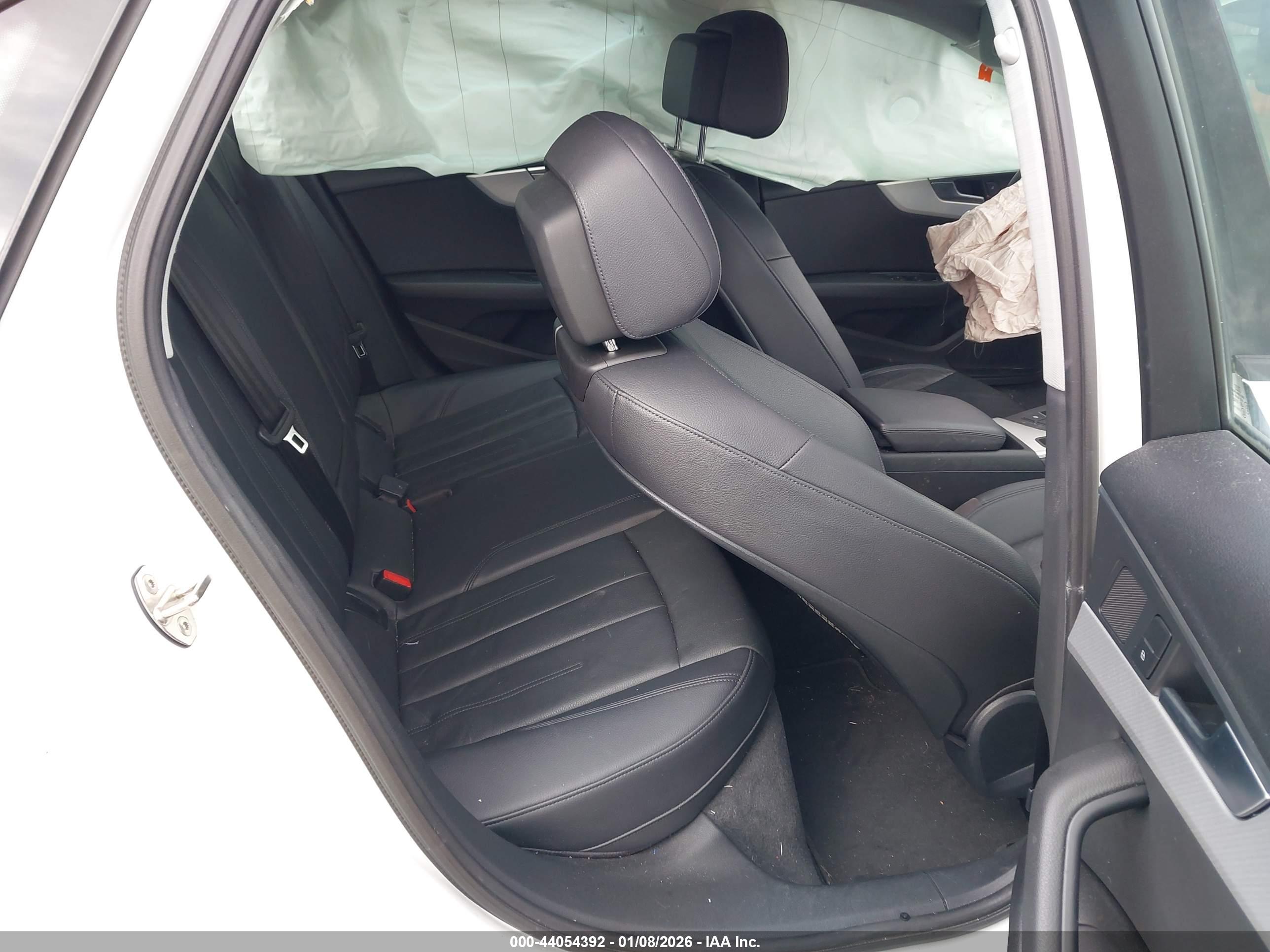 AUDI A4 image 8