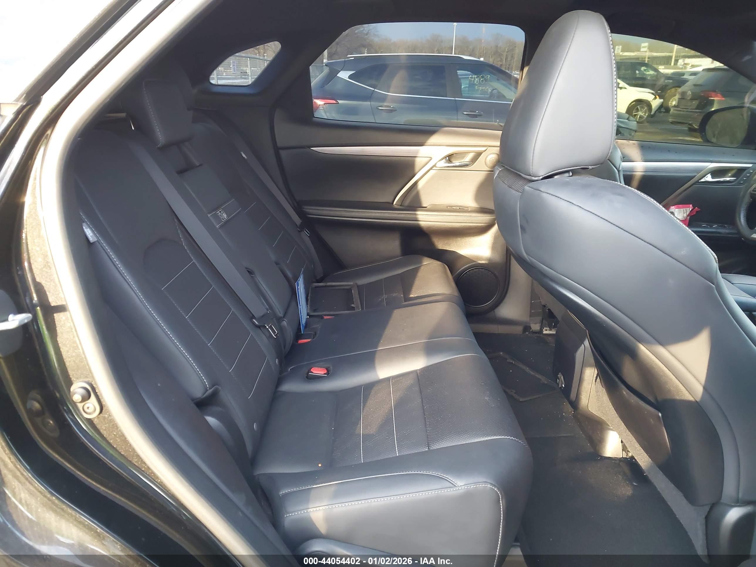 LEXUS RX image 8