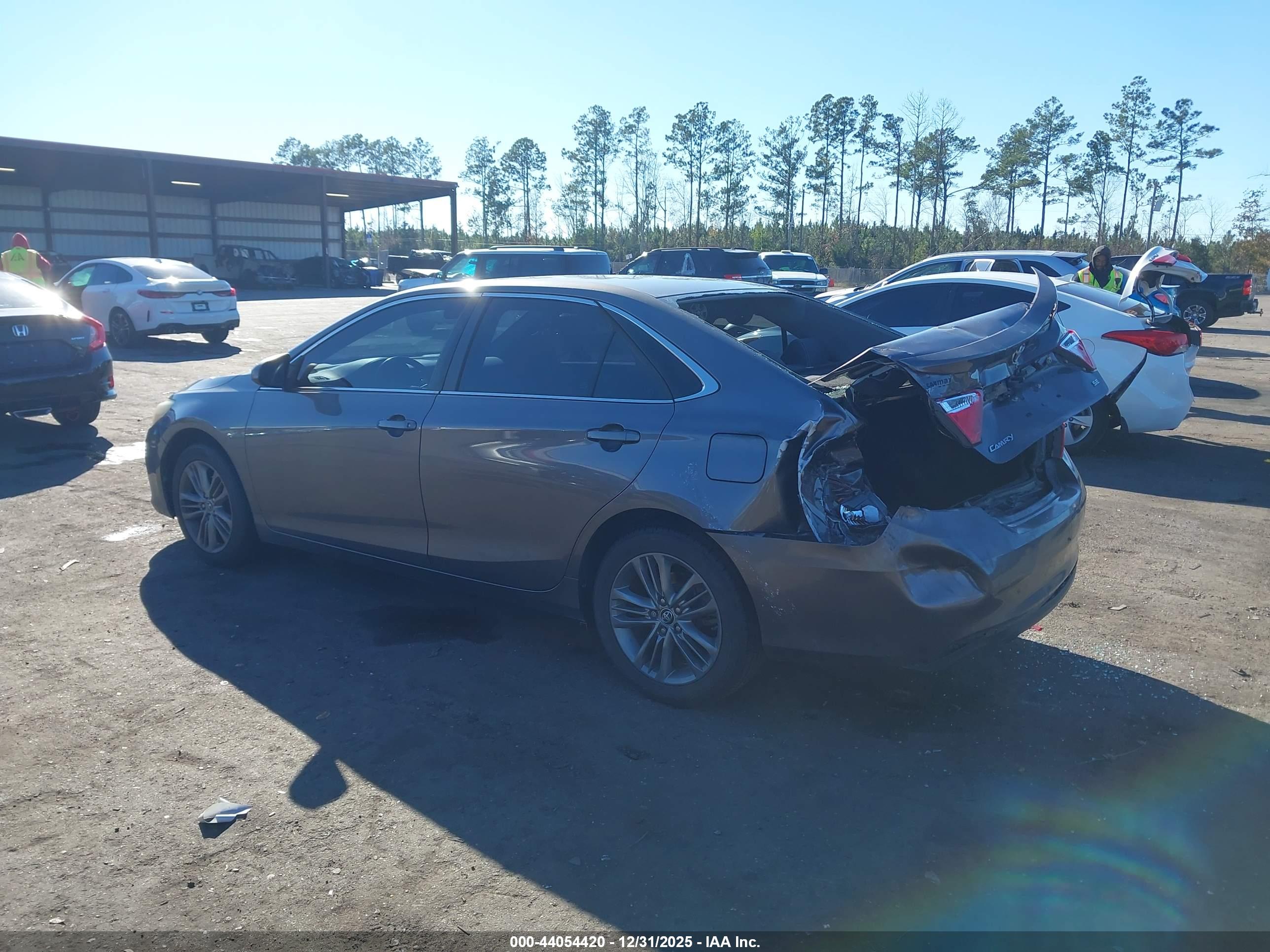 TOYOTA CAMRY image 3