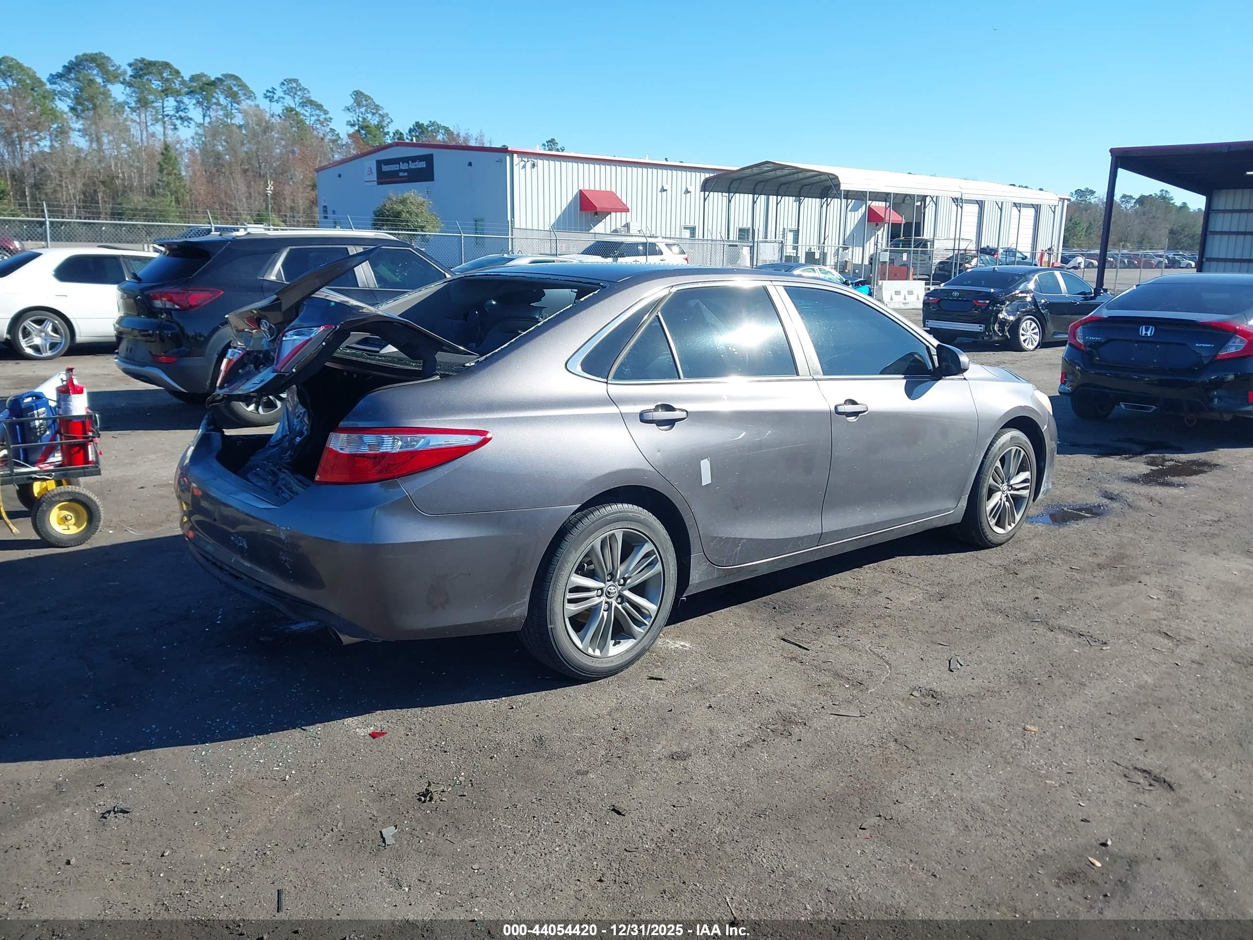 TOYOTA CAMRY image 4