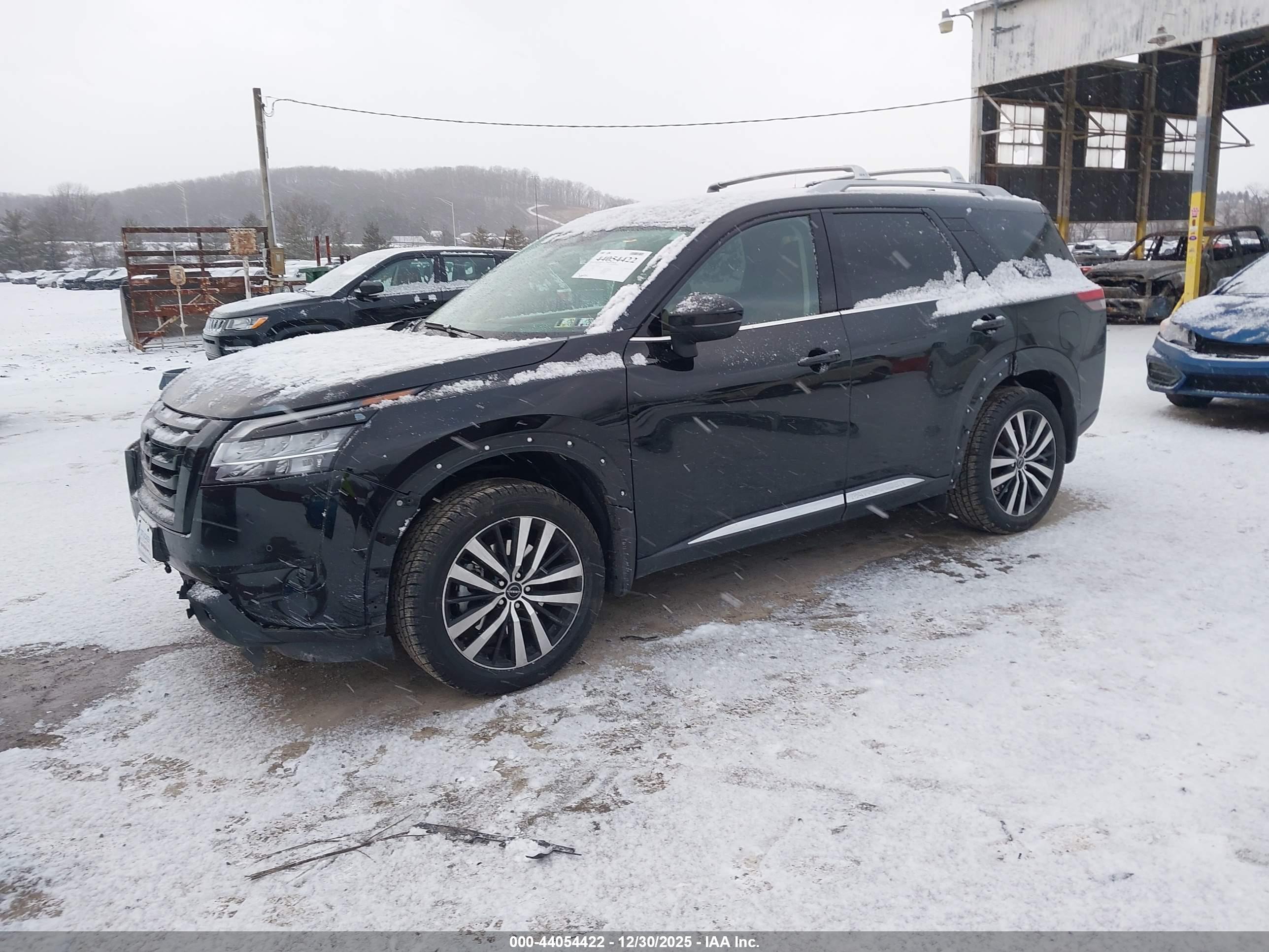 NISSAN PATHFINDER image 2