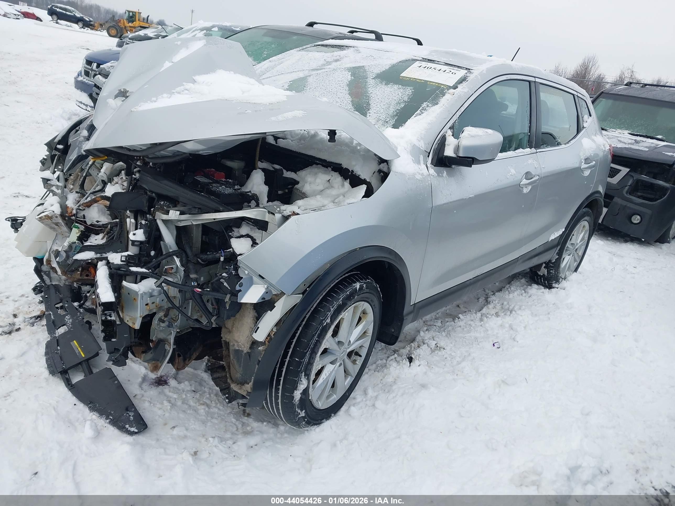 NISSAN ROGUE image 2