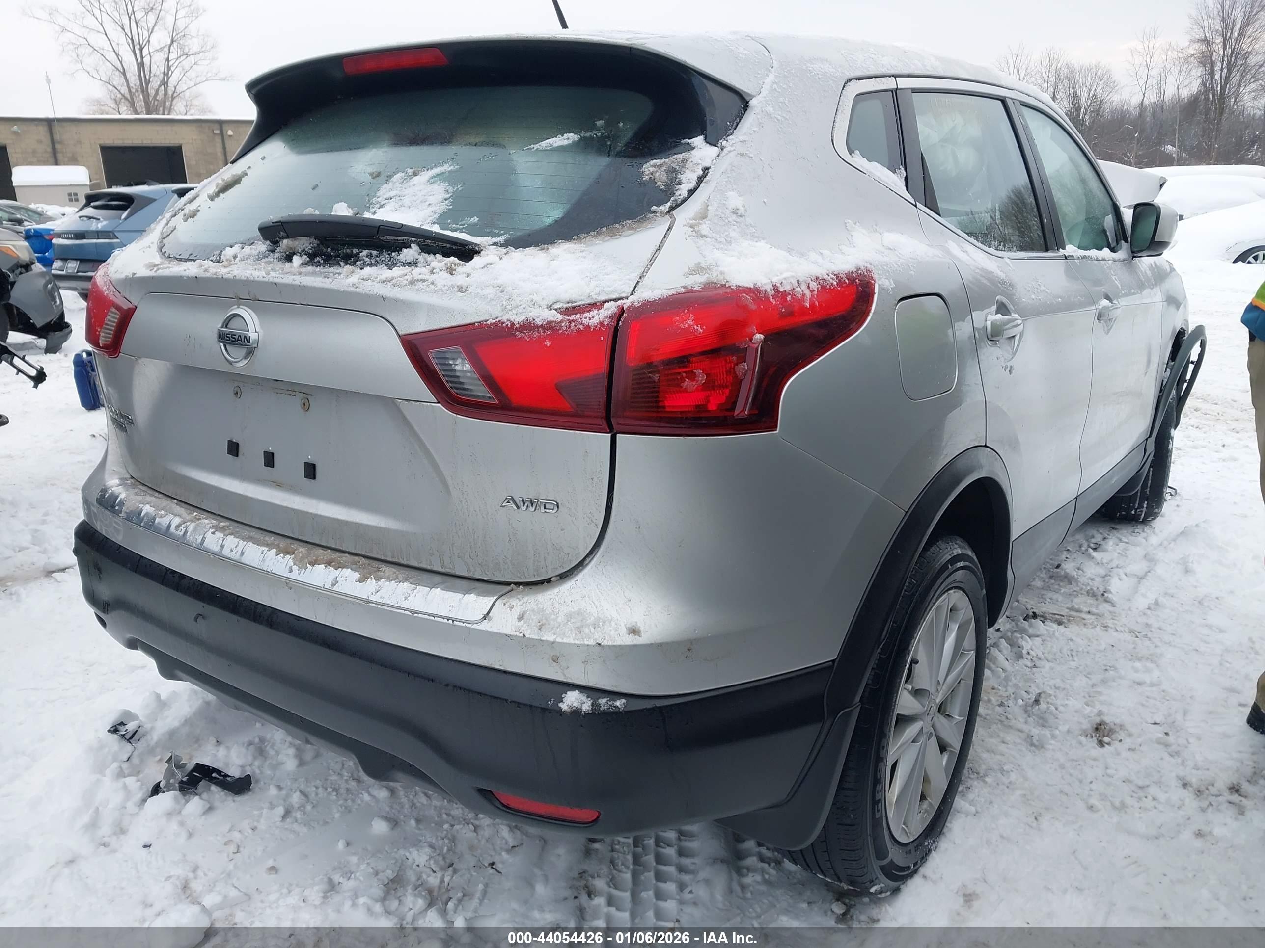 NISSAN ROGUE image 4