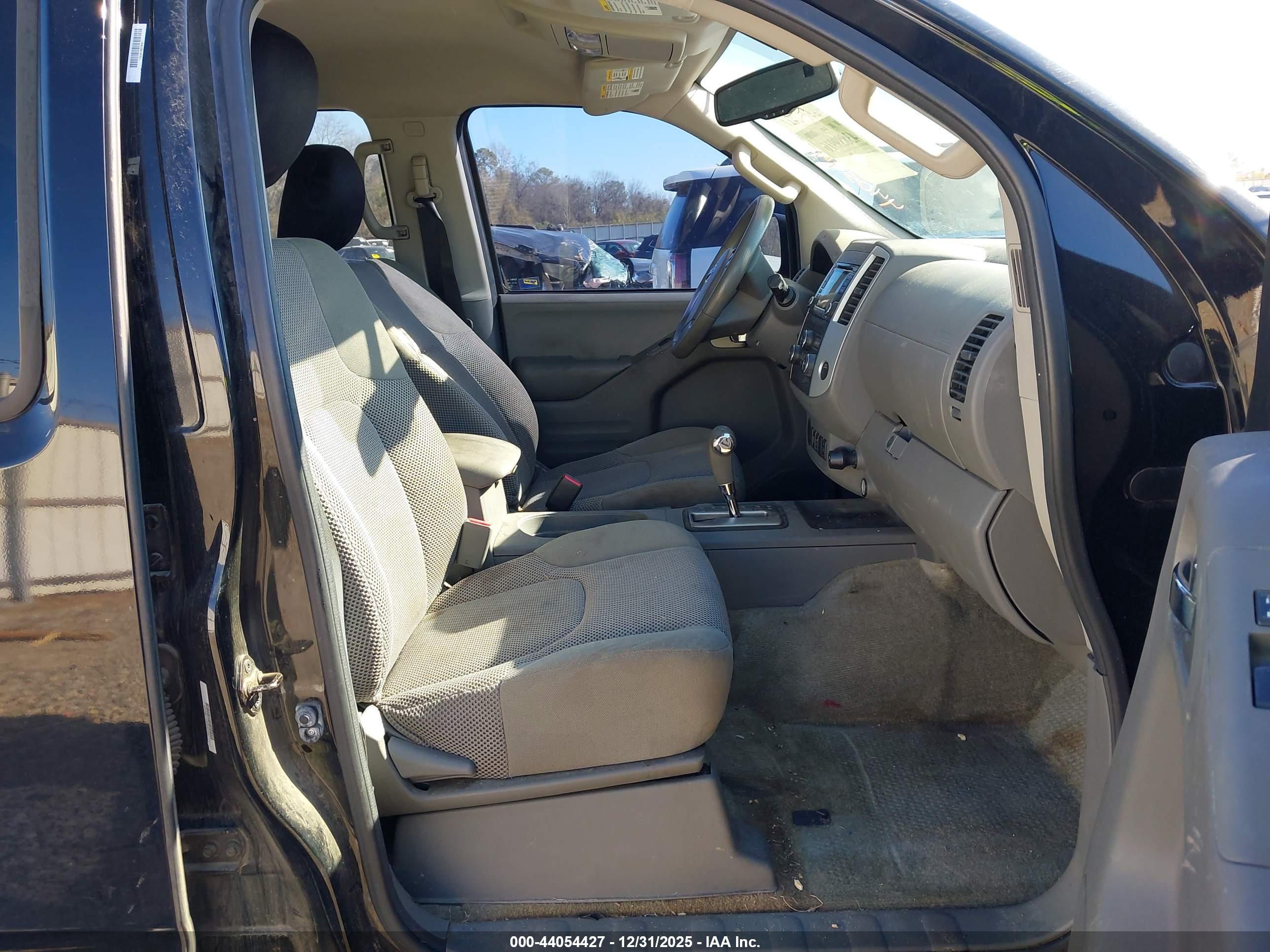NISSAN FRONTIER image 5