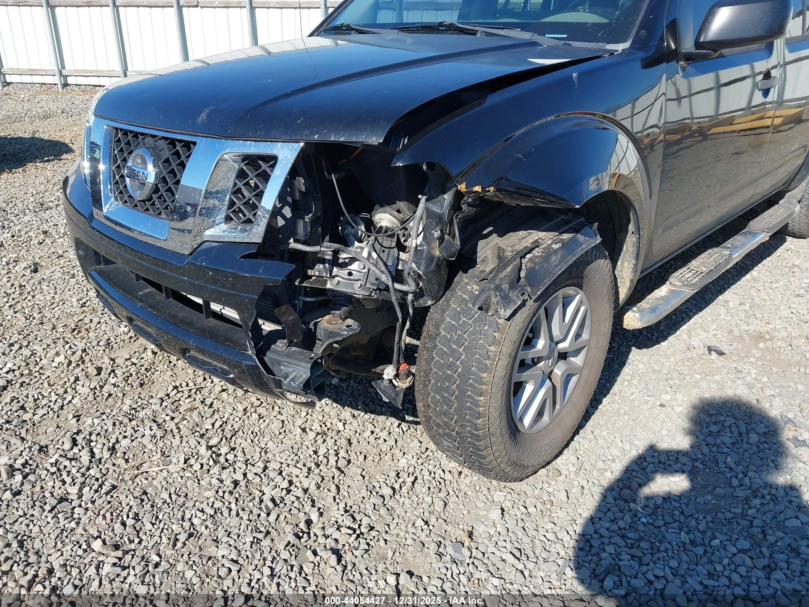 NISSAN FRONTIER image 6