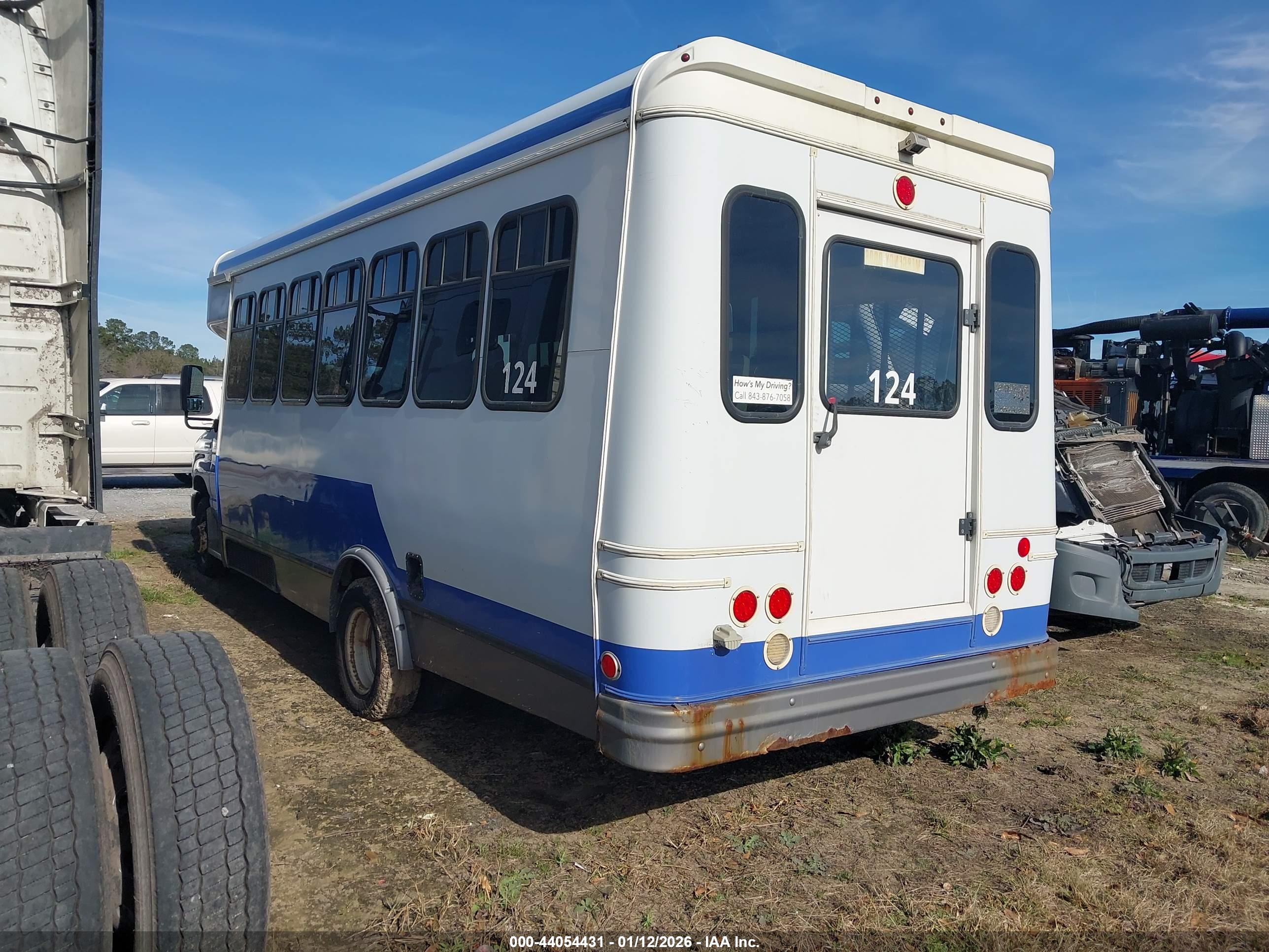 FORD E-450 image 3
