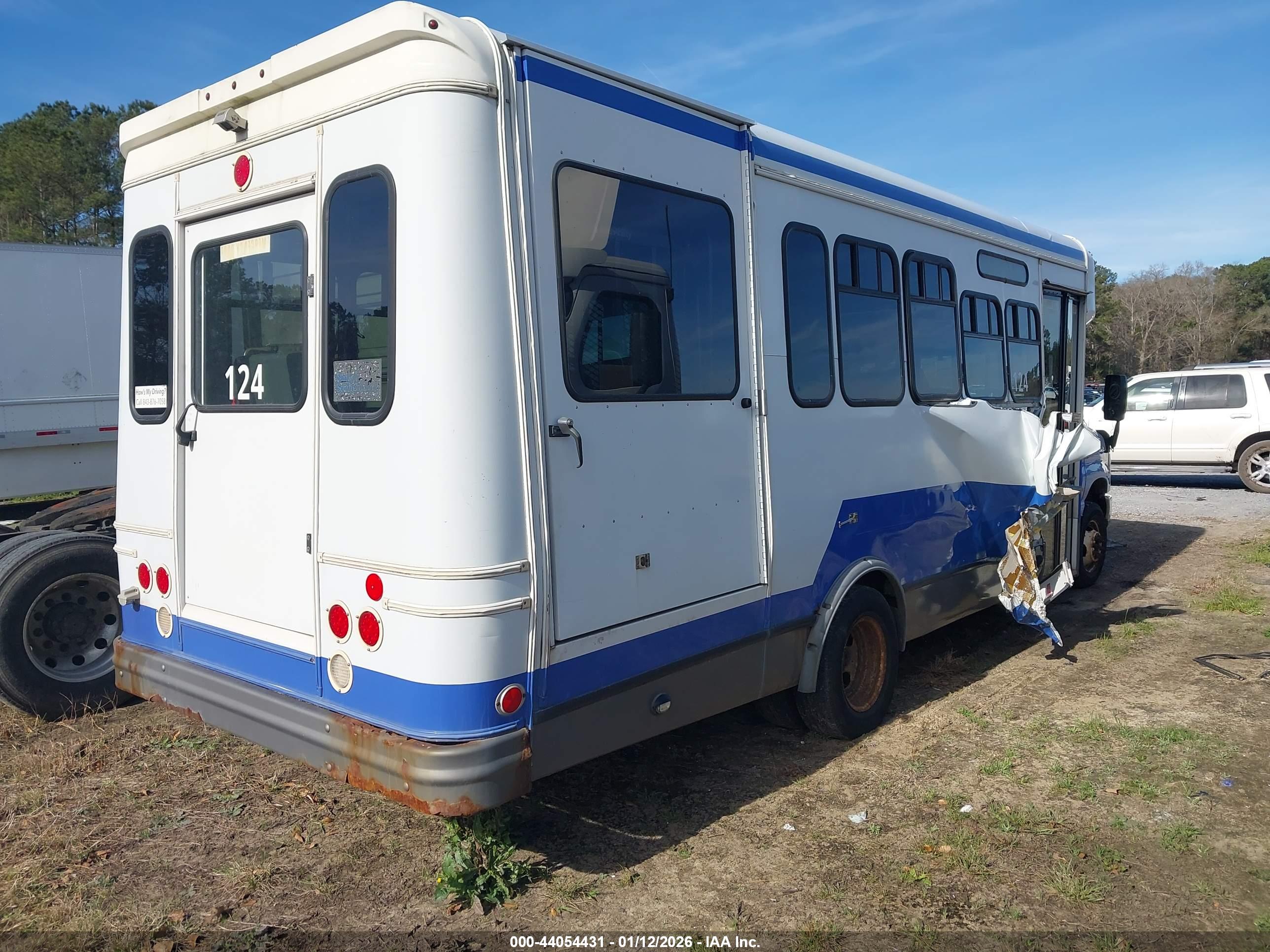 FORD E-450 image 4