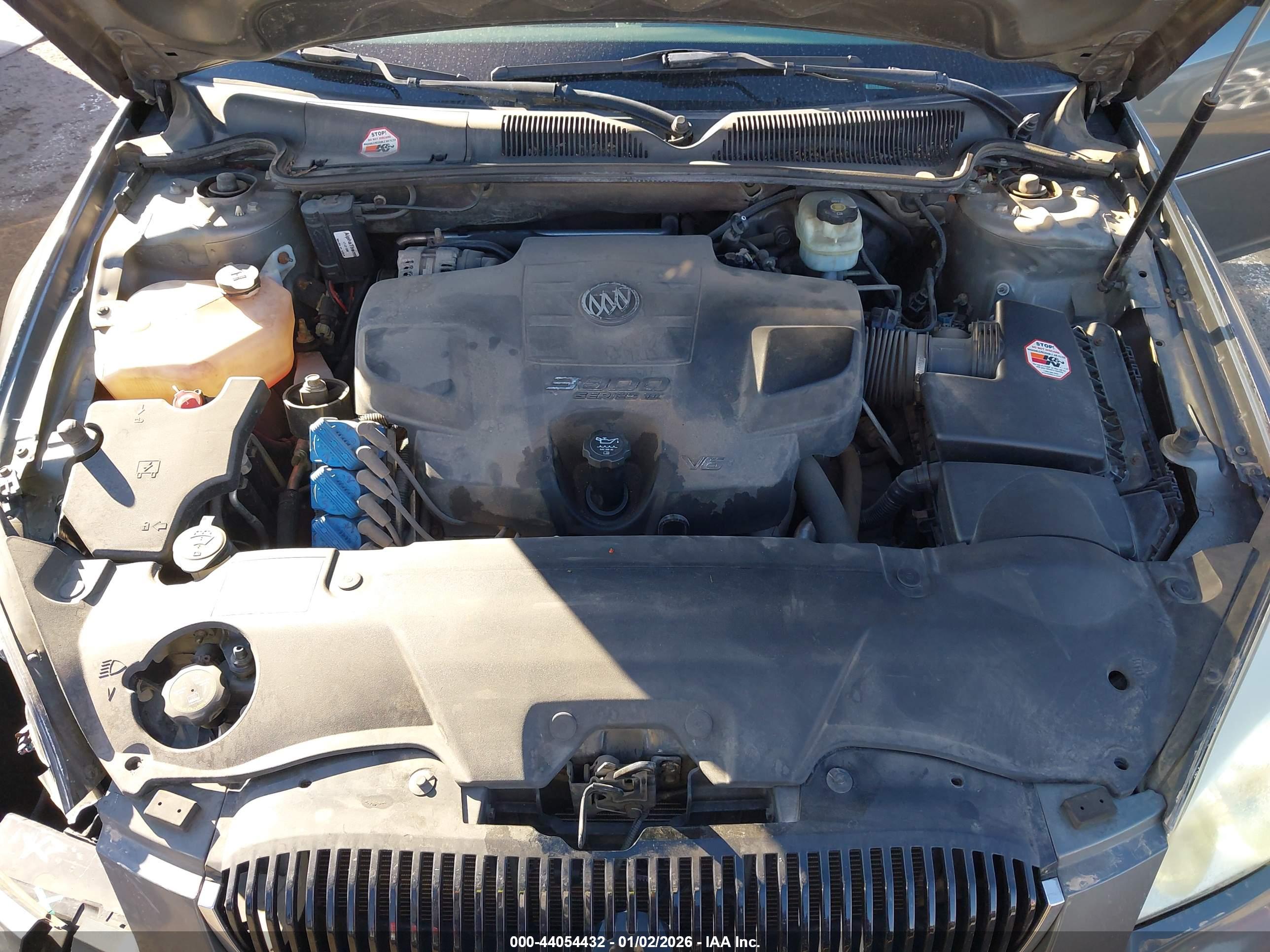 BUICK LUCERNE image 10
