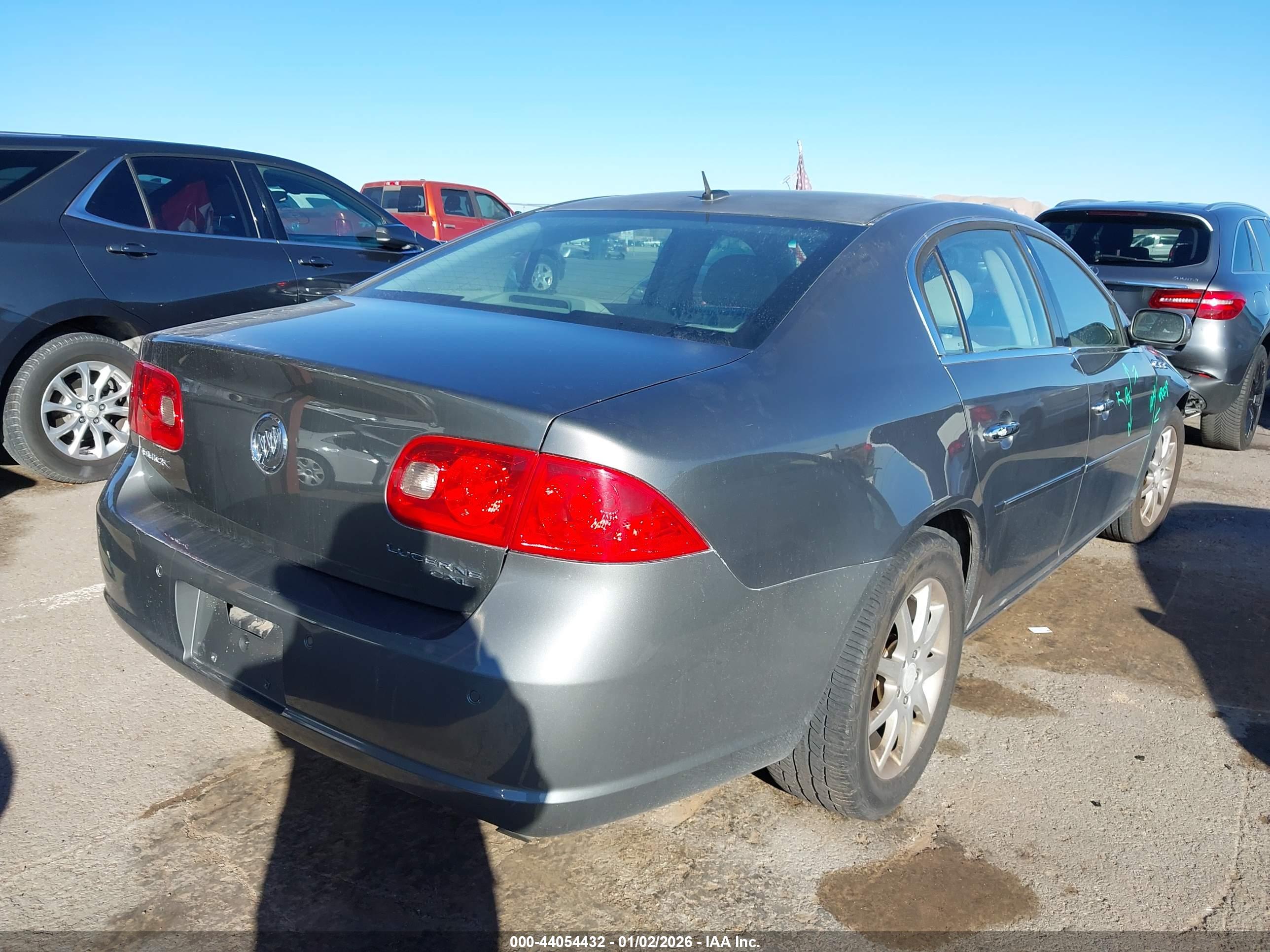 BUICK LUCERNE image 4