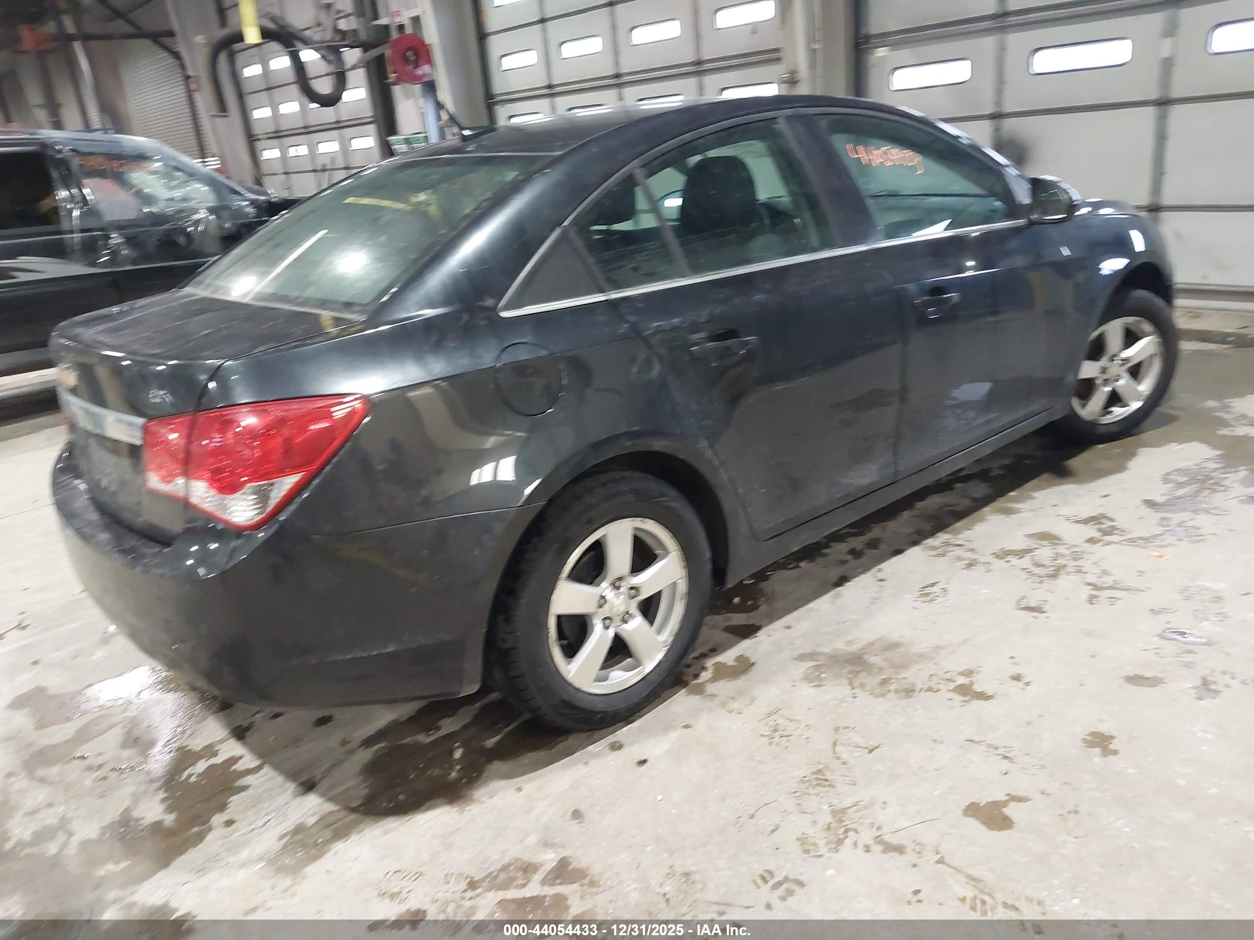 CHEVROLET CRUZE image 4