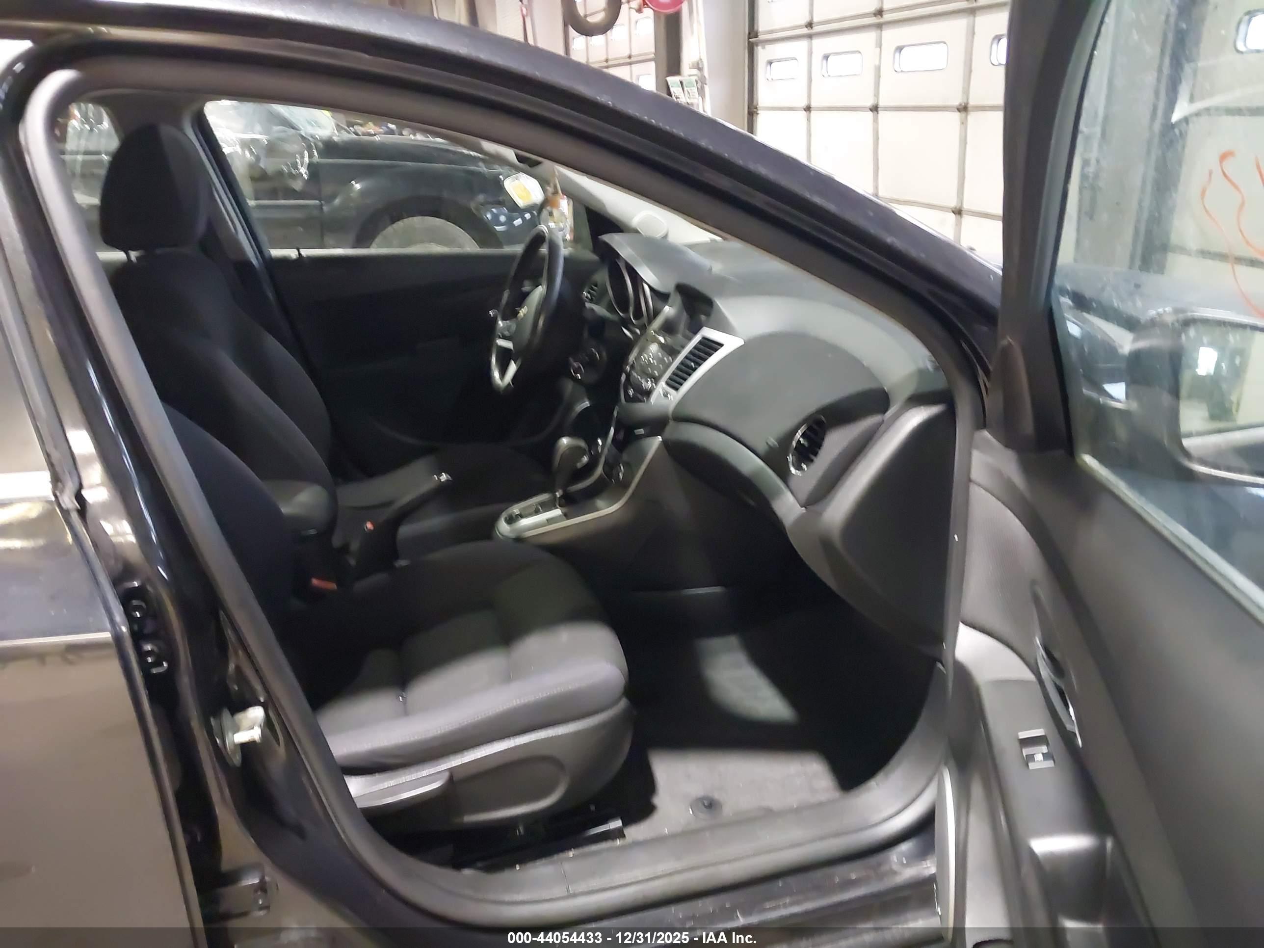 CHEVROLET CRUZE image 5