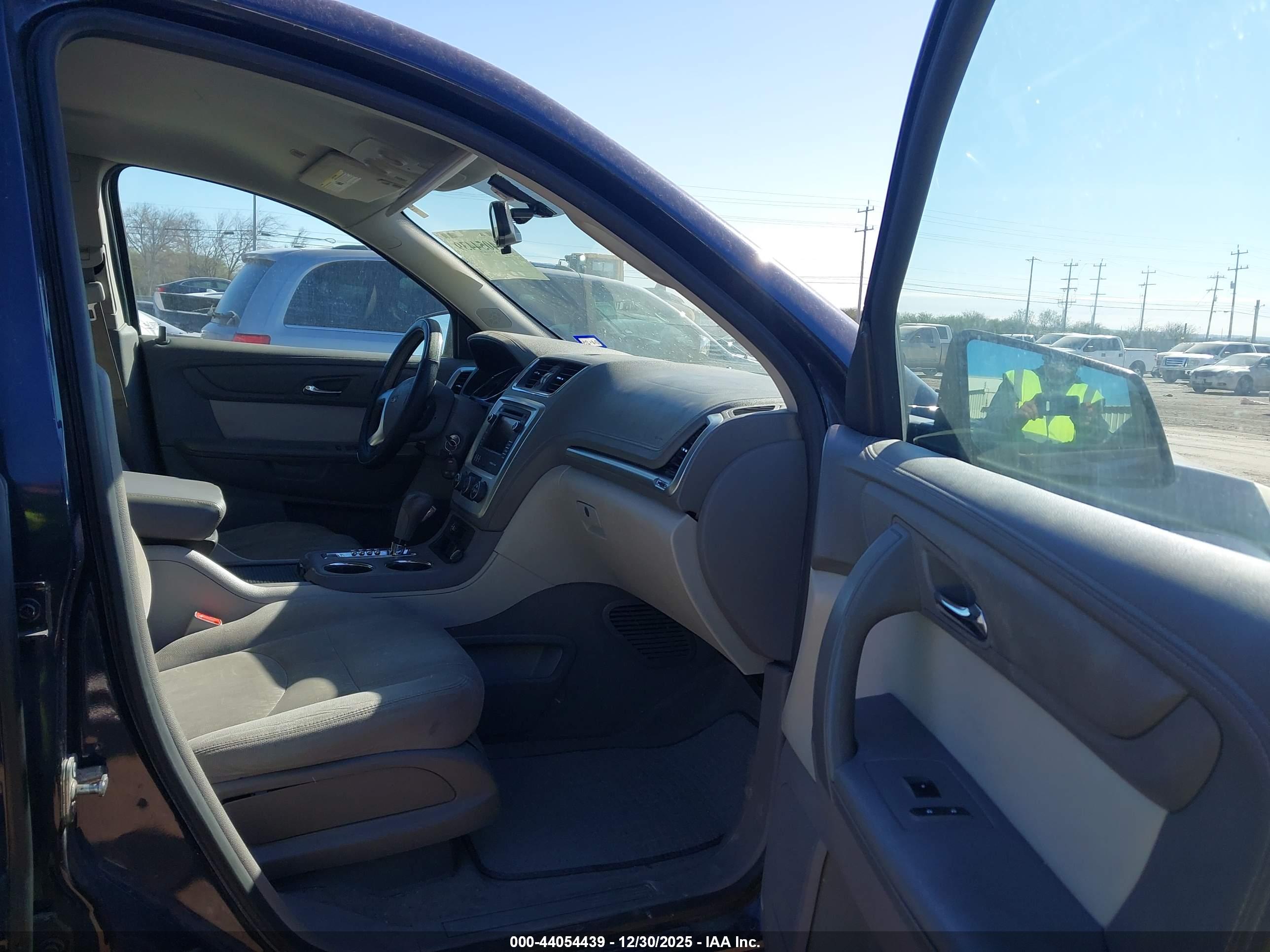GMC ACADIA image 5