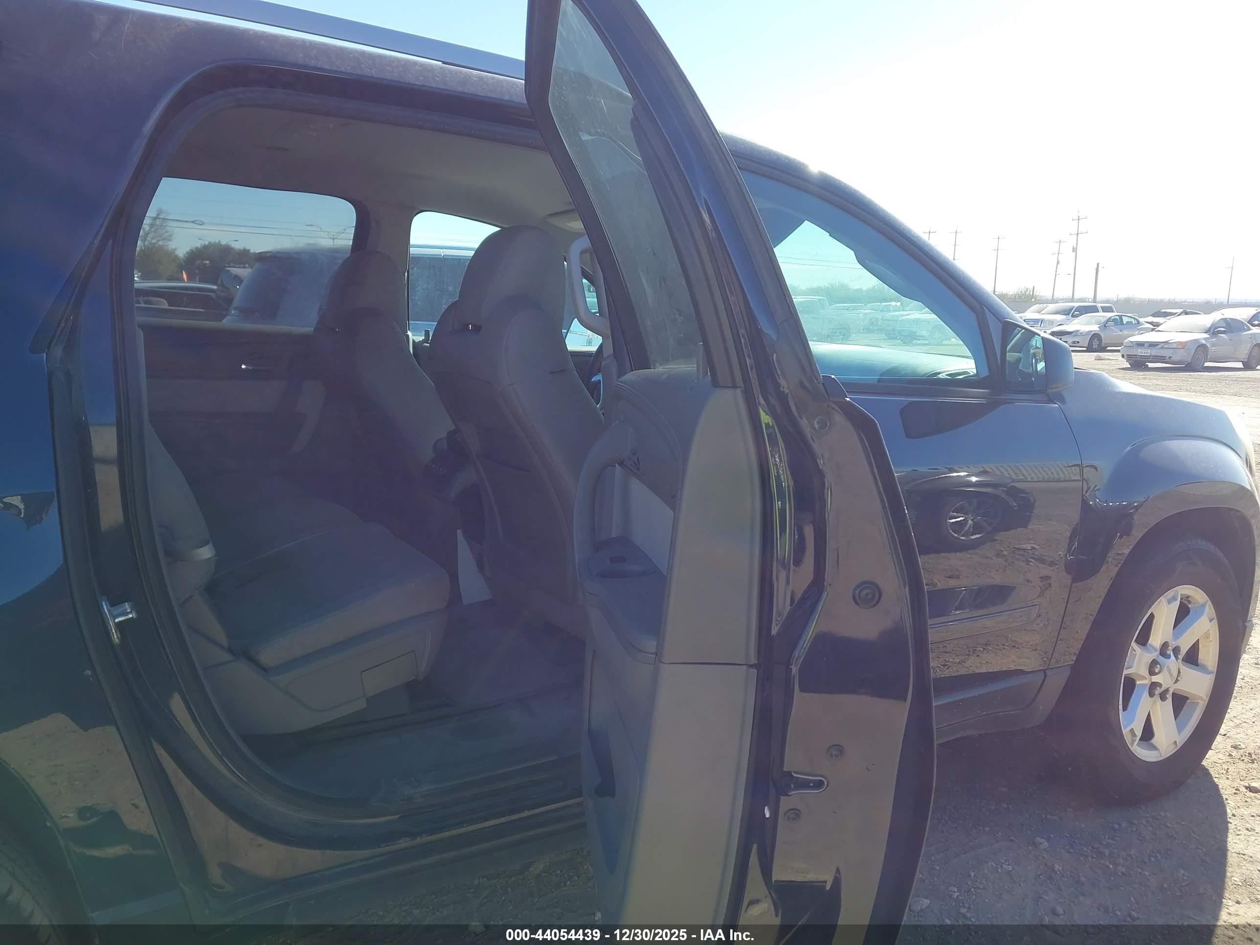 GMC ACADIA image 8