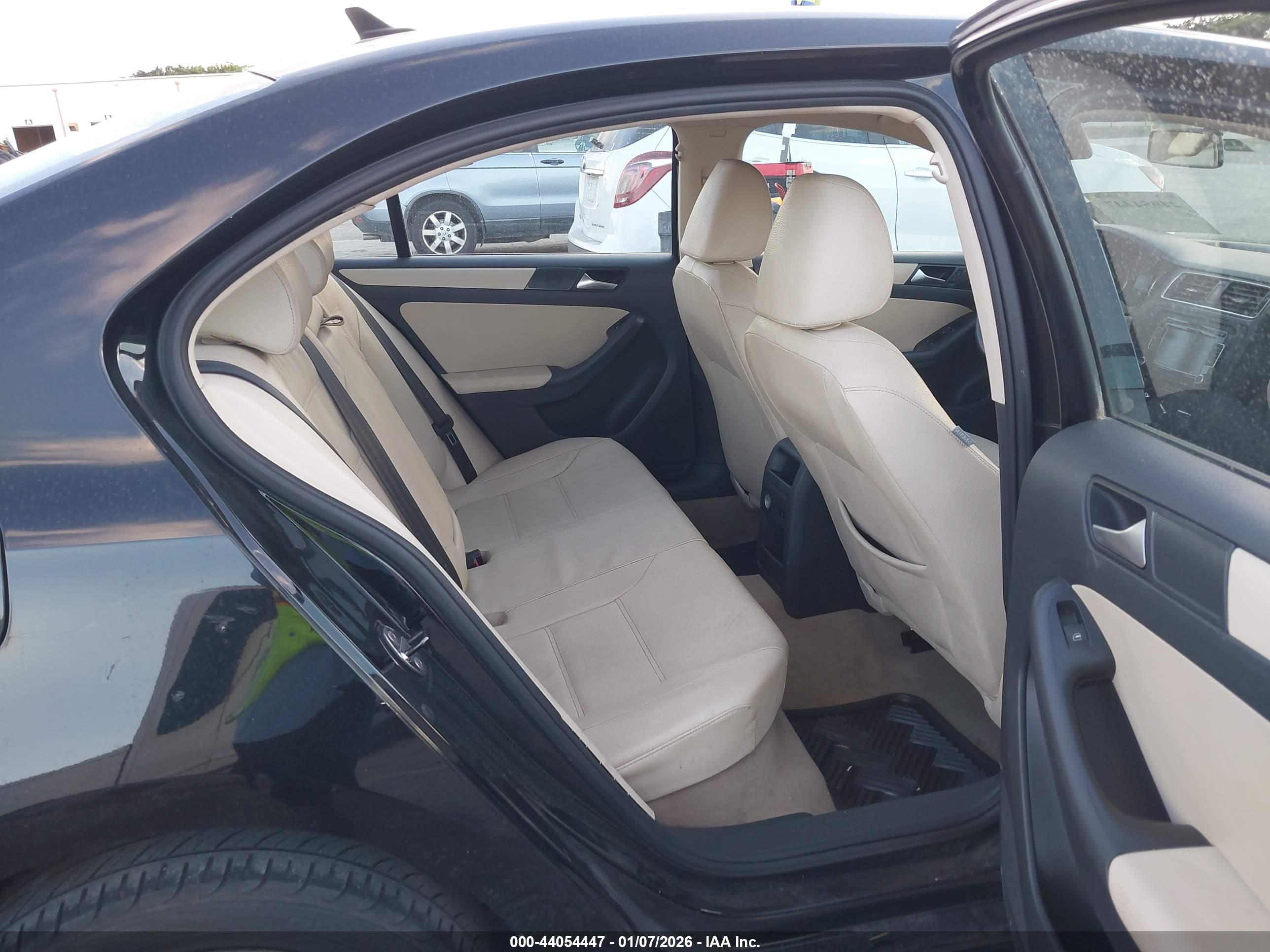 VOLKSWAGEN JETTA image 8