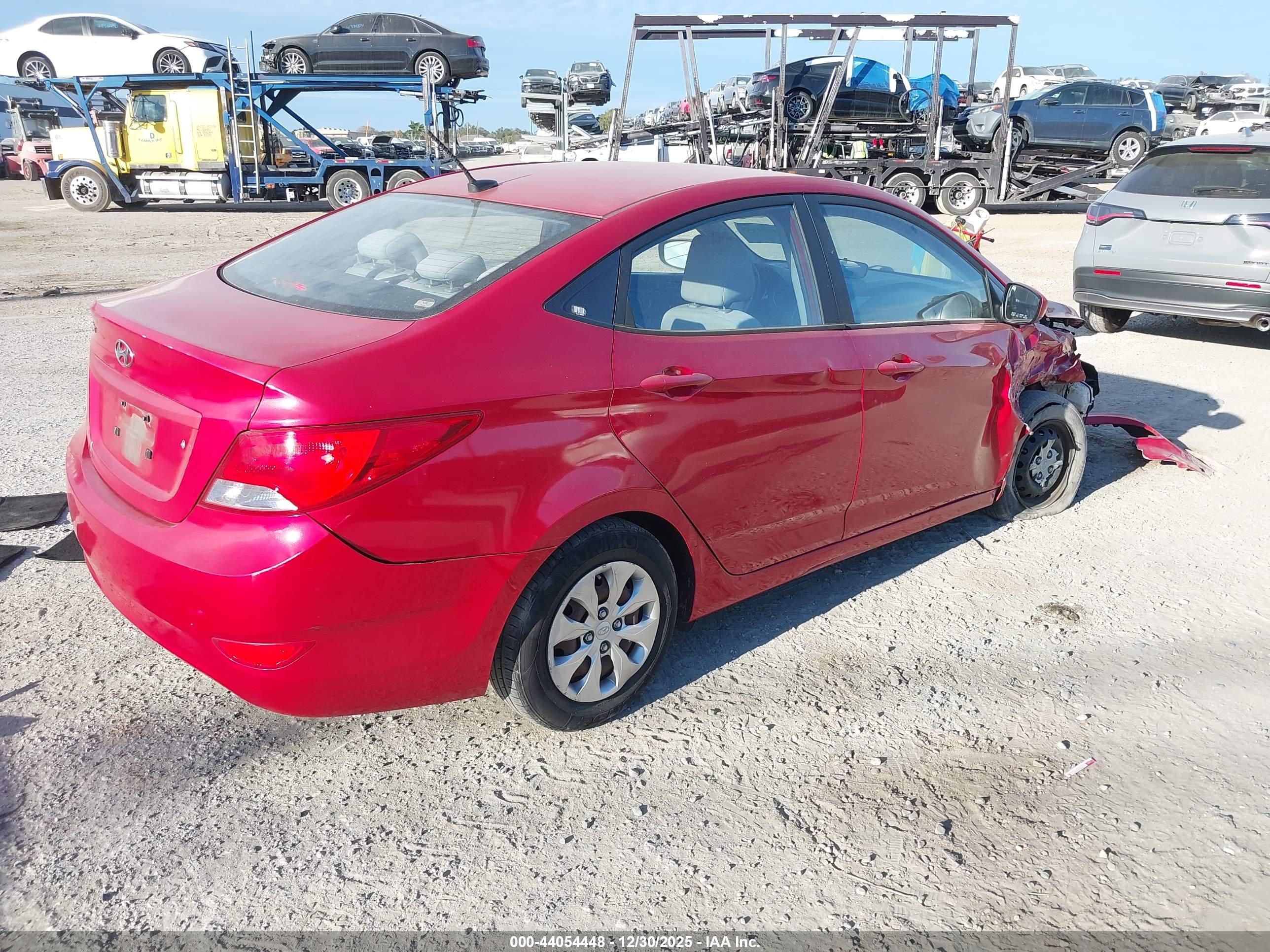 HYUNDAI ACCENT image 4