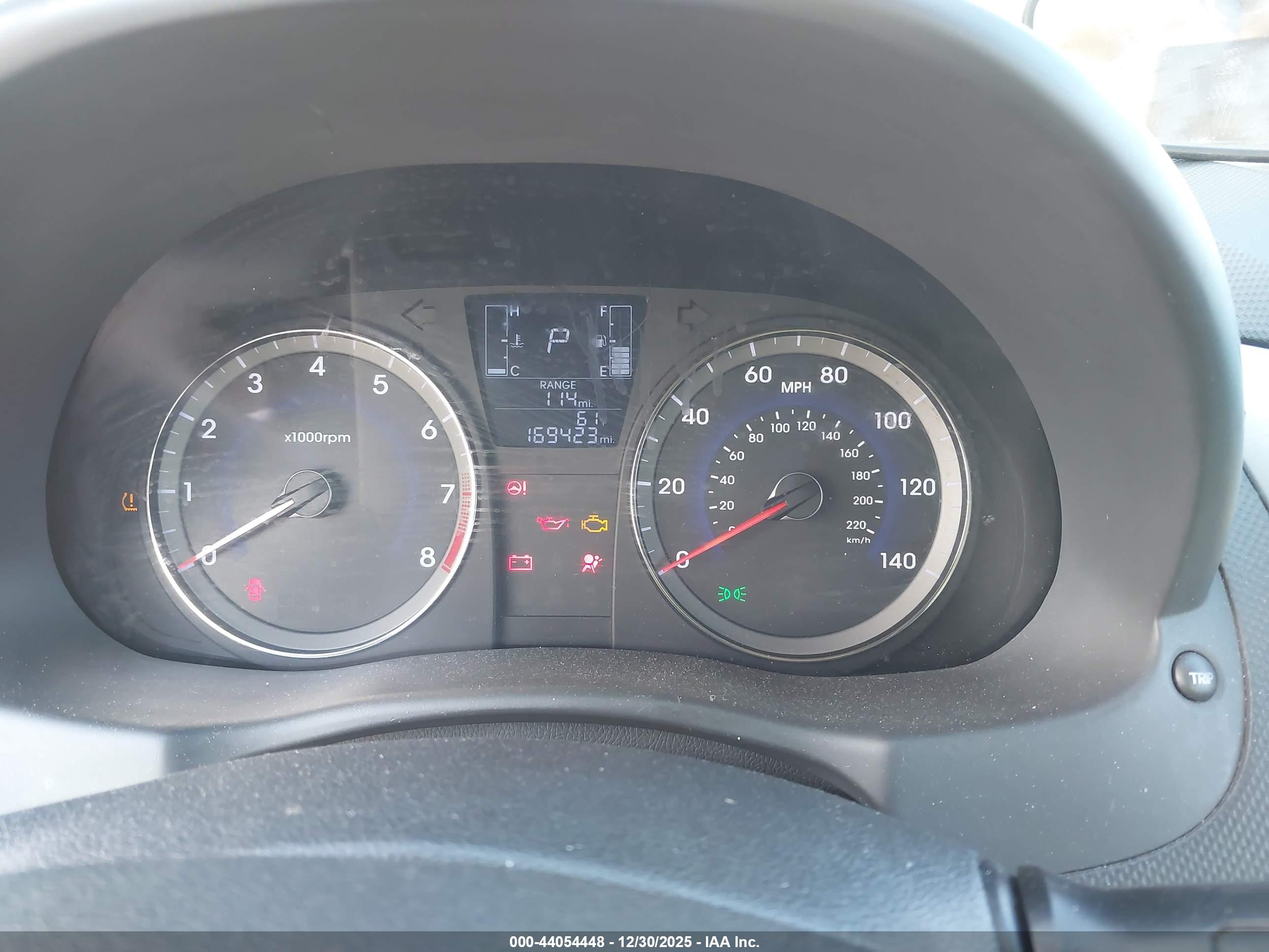 HYUNDAI ACCENT image 7