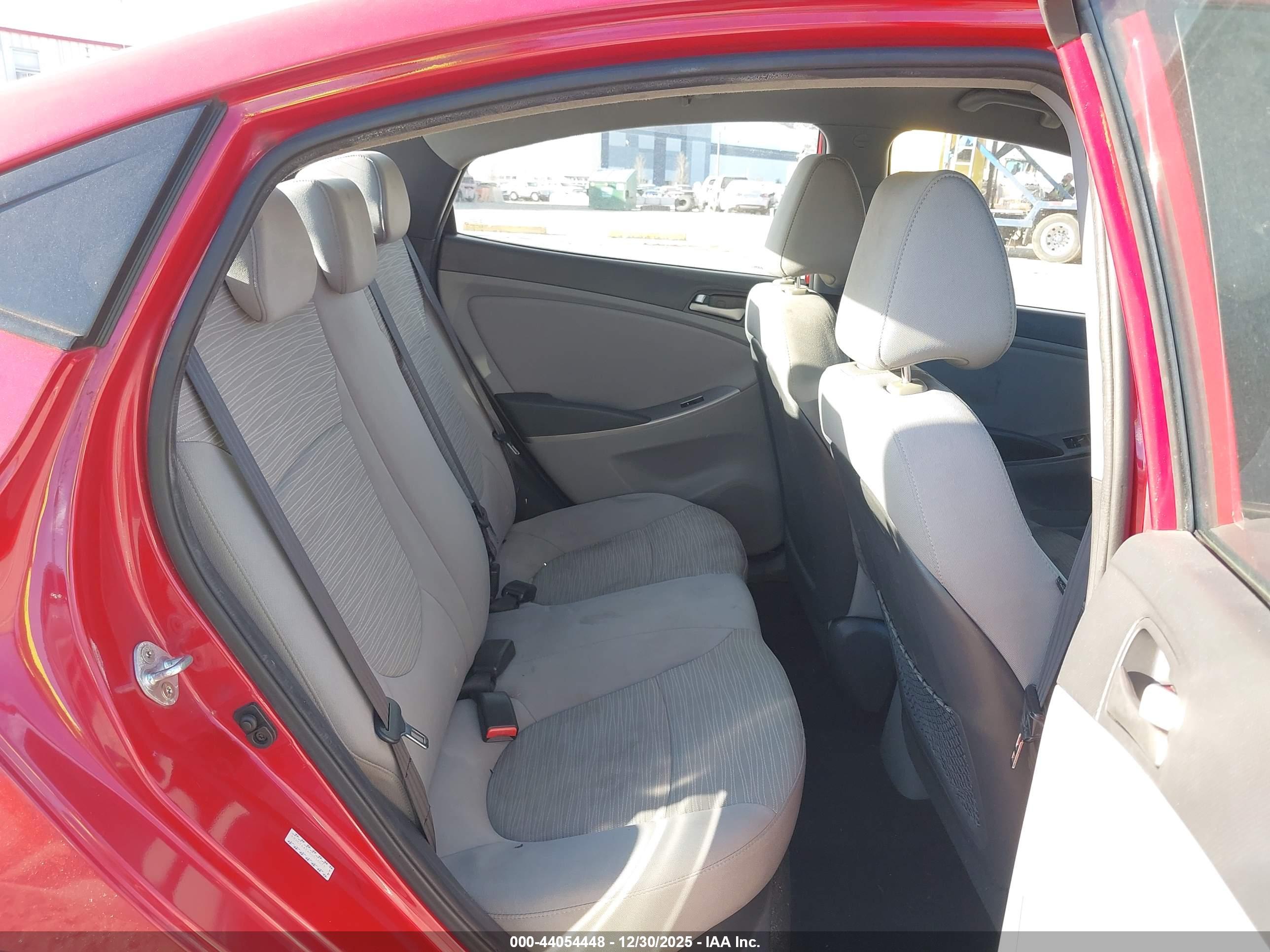 HYUNDAI ACCENT image 8