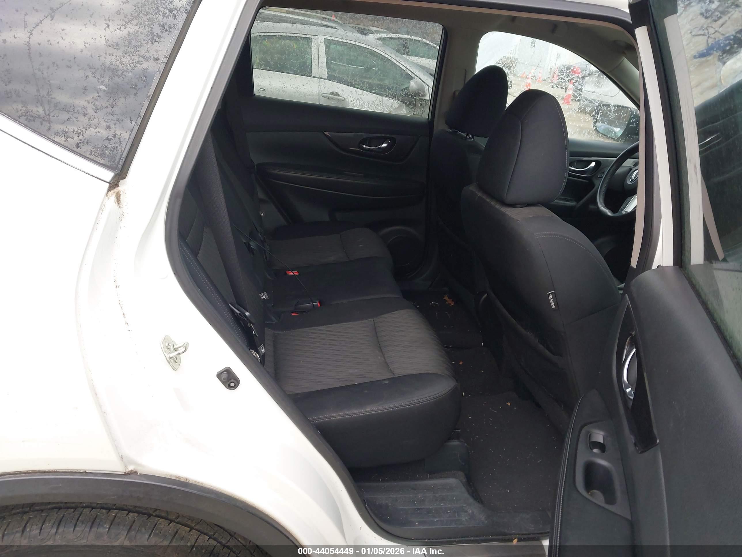NISSAN ROGUE image 8