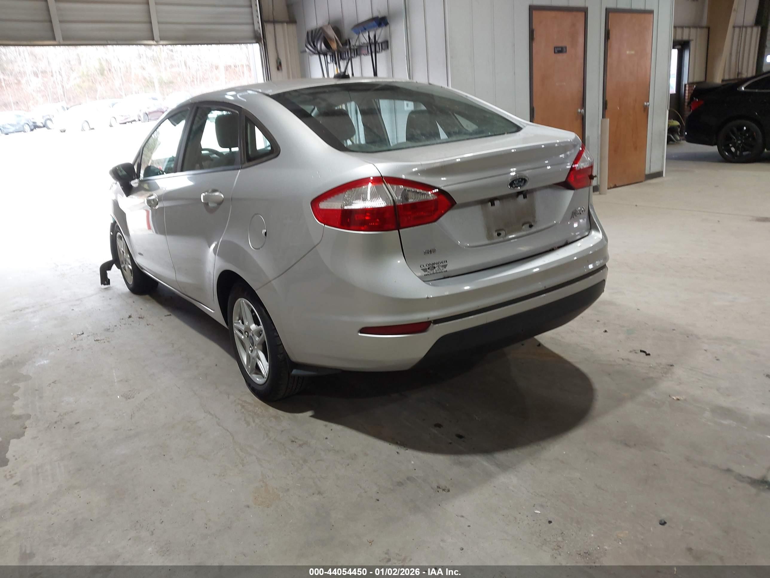 FORD FIESTA image 3