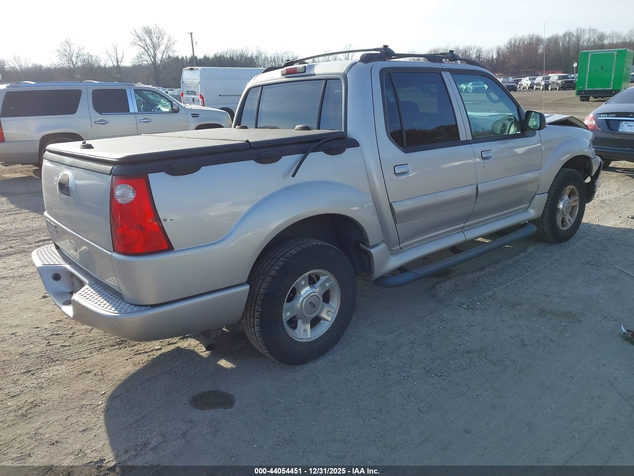 FORD EXPLORER image 4
