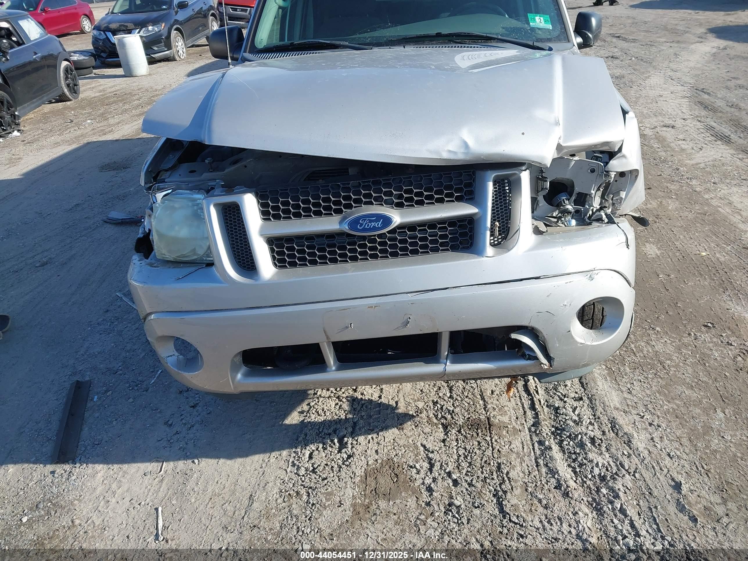 FORD EXPLORER image 6