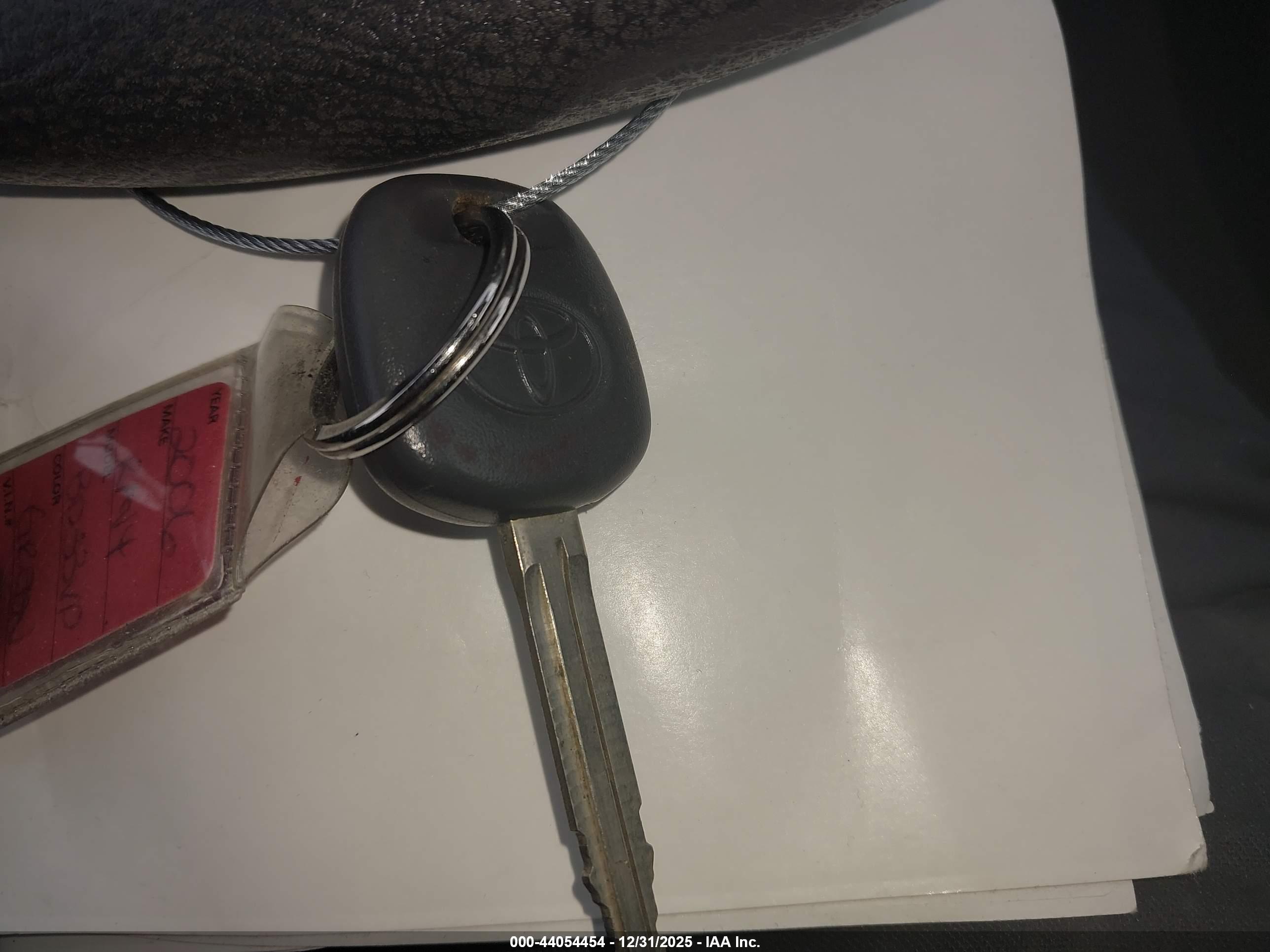 TOYOTA RAV4 image 11