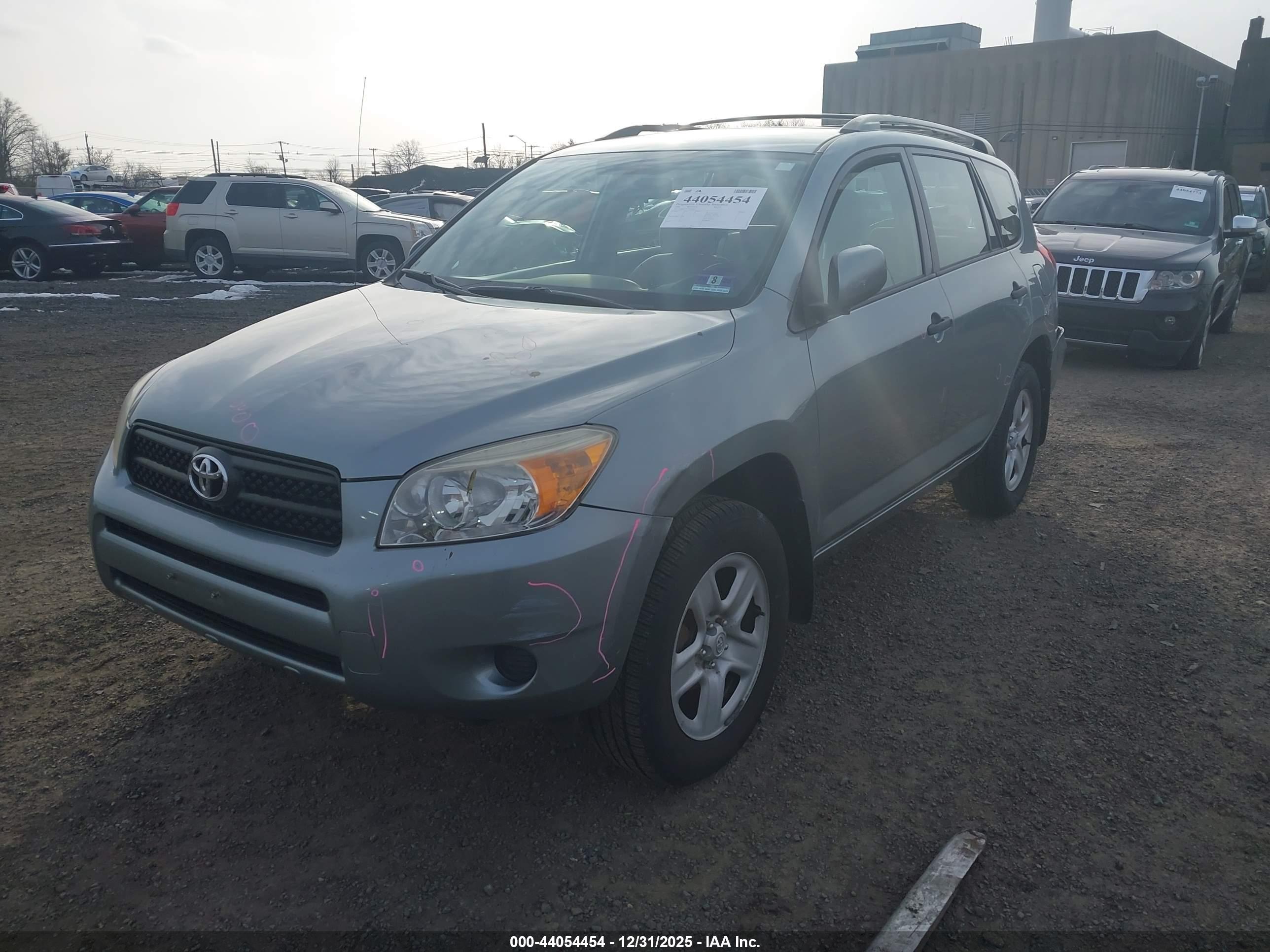 TOYOTA RAV4 image 2