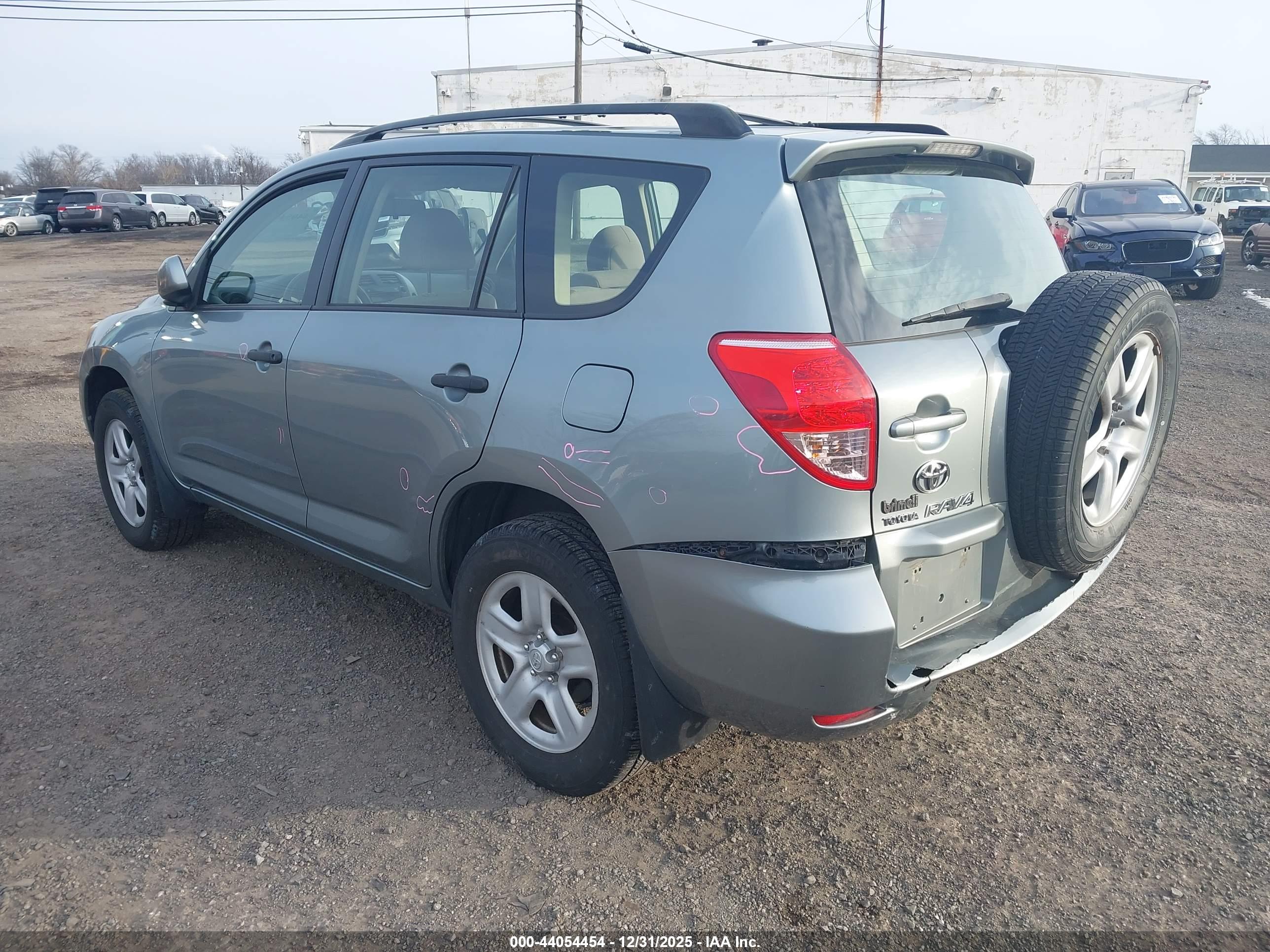 TOYOTA RAV4 image 3