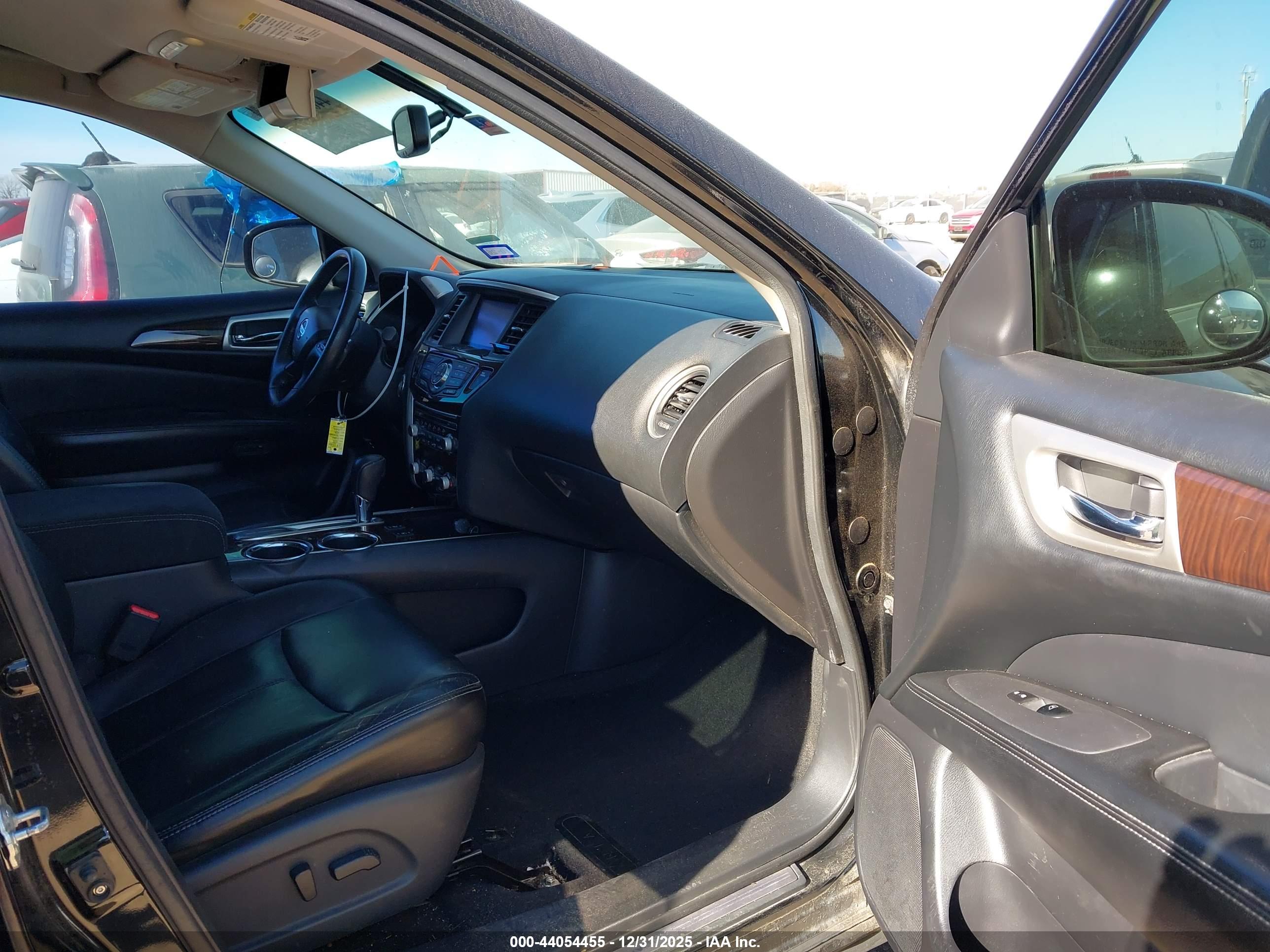 NISSAN PATHFINDER image 5