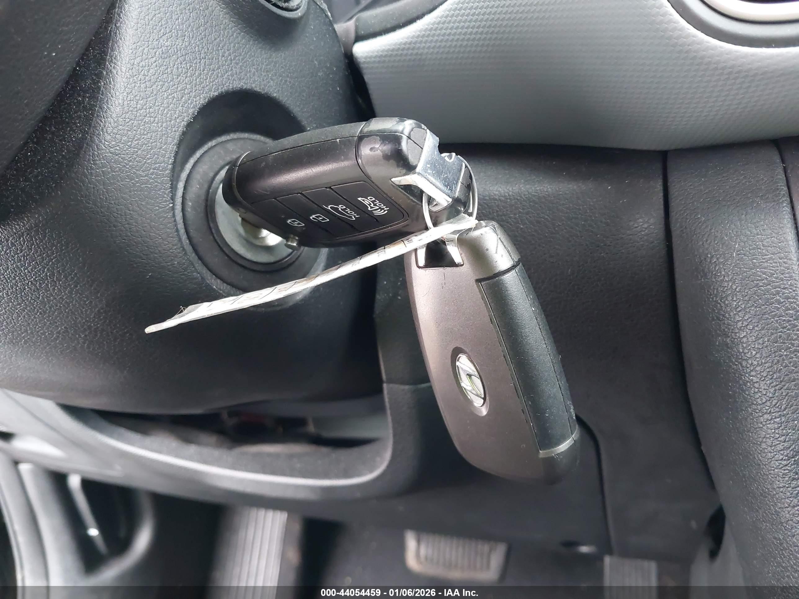 HYUNDAI KONA image 11