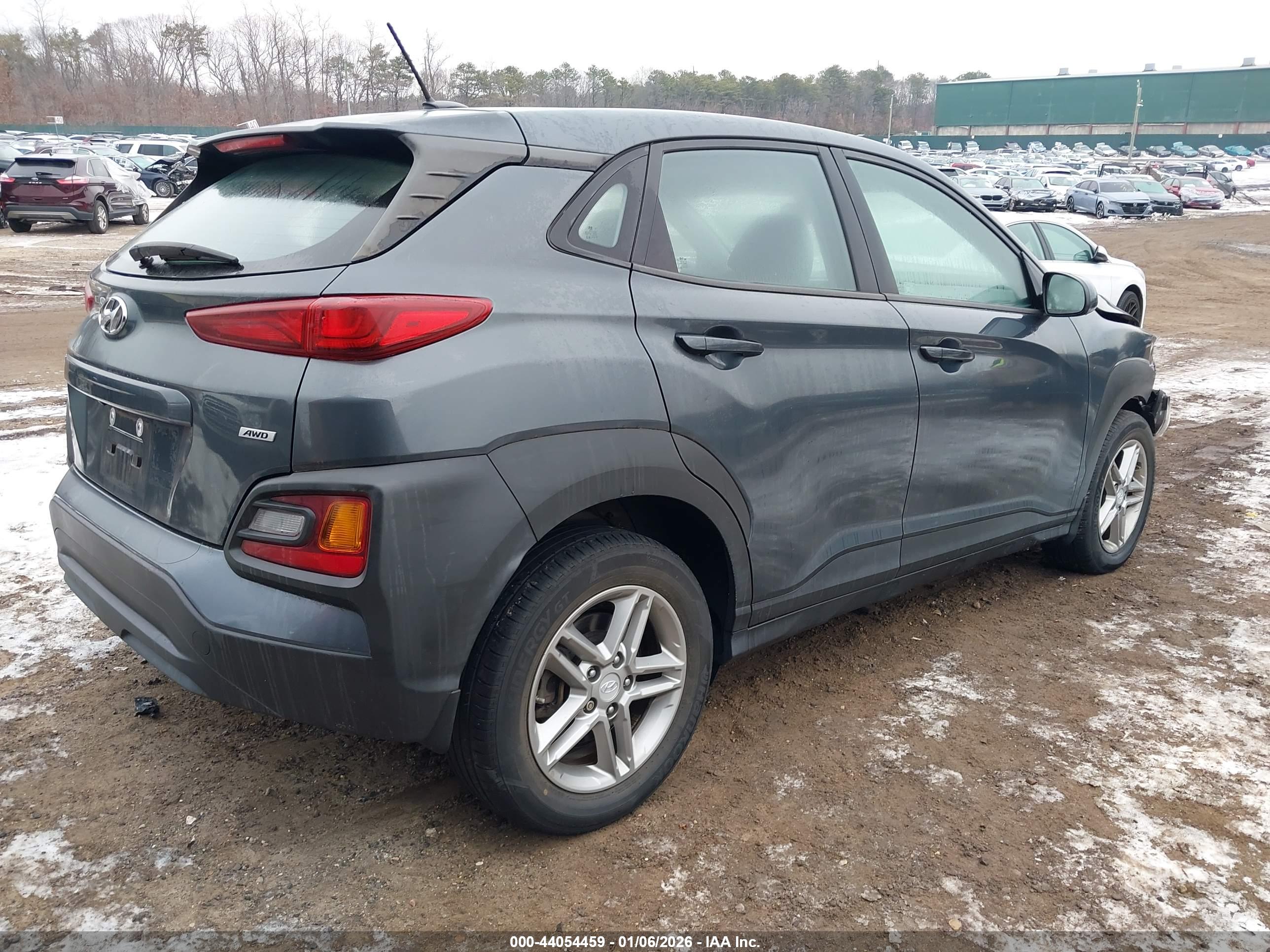 HYUNDAI KONA image 4