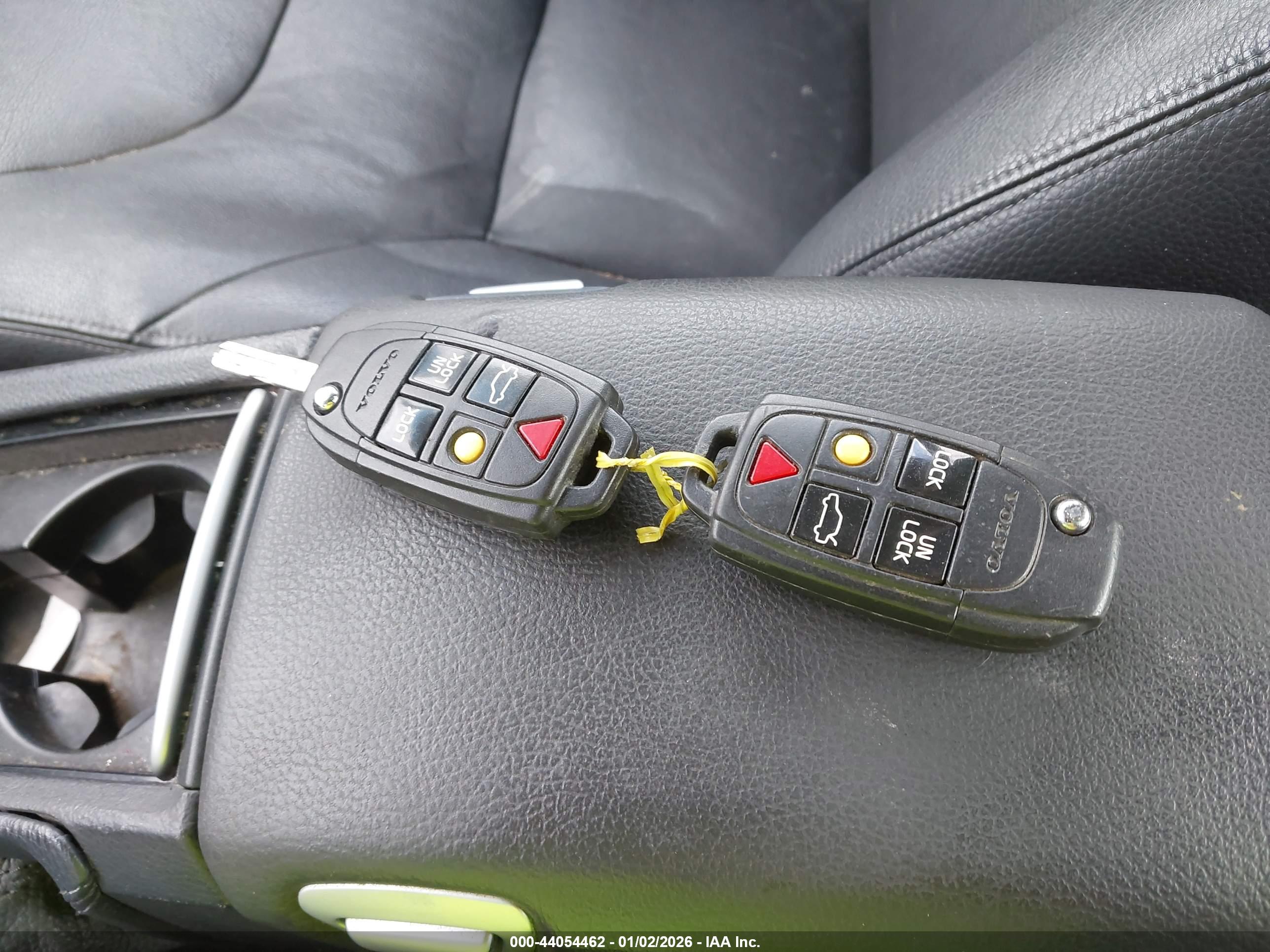 VOLVO S60 image 11