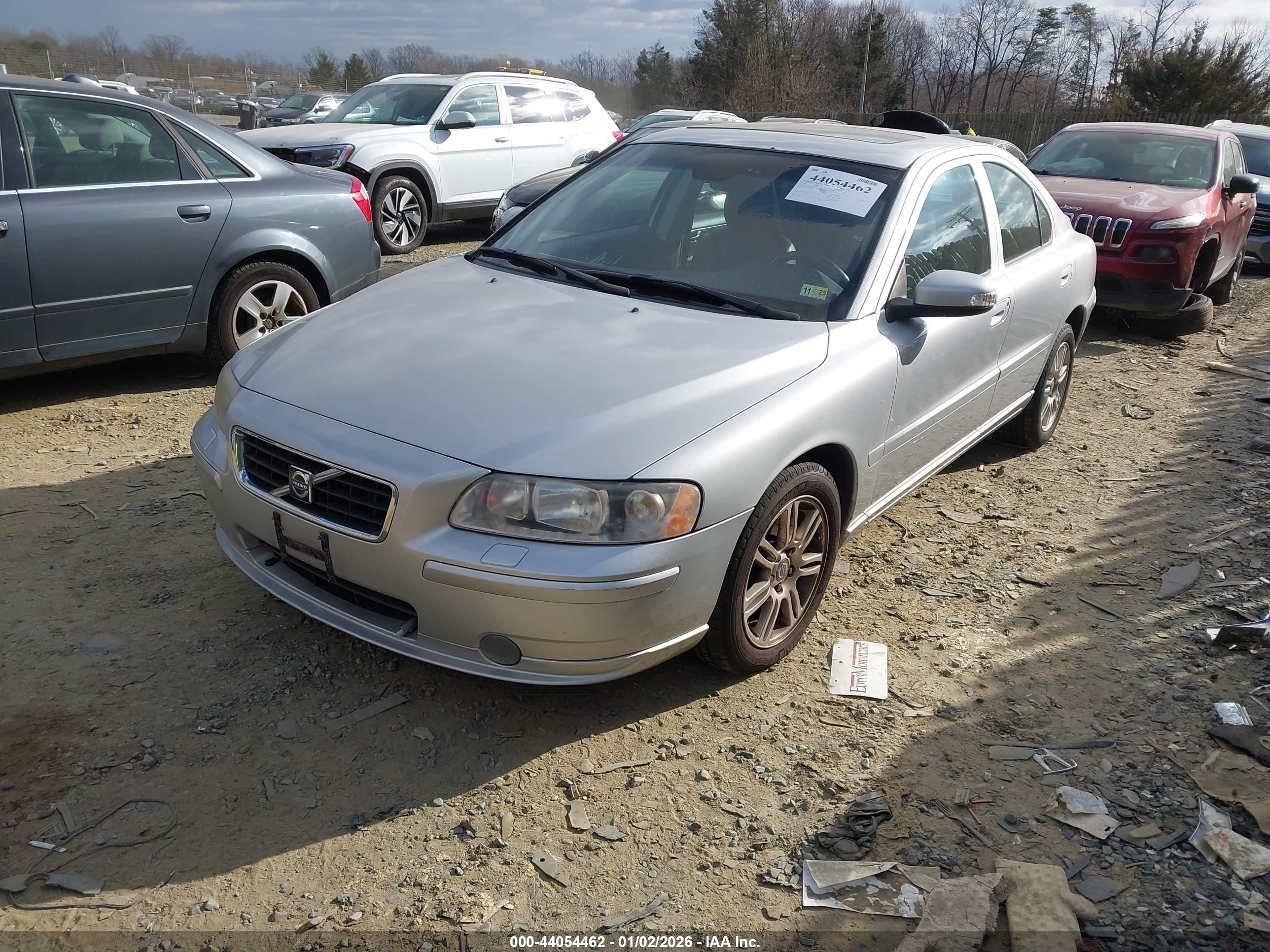 VOLVO S60 image 2