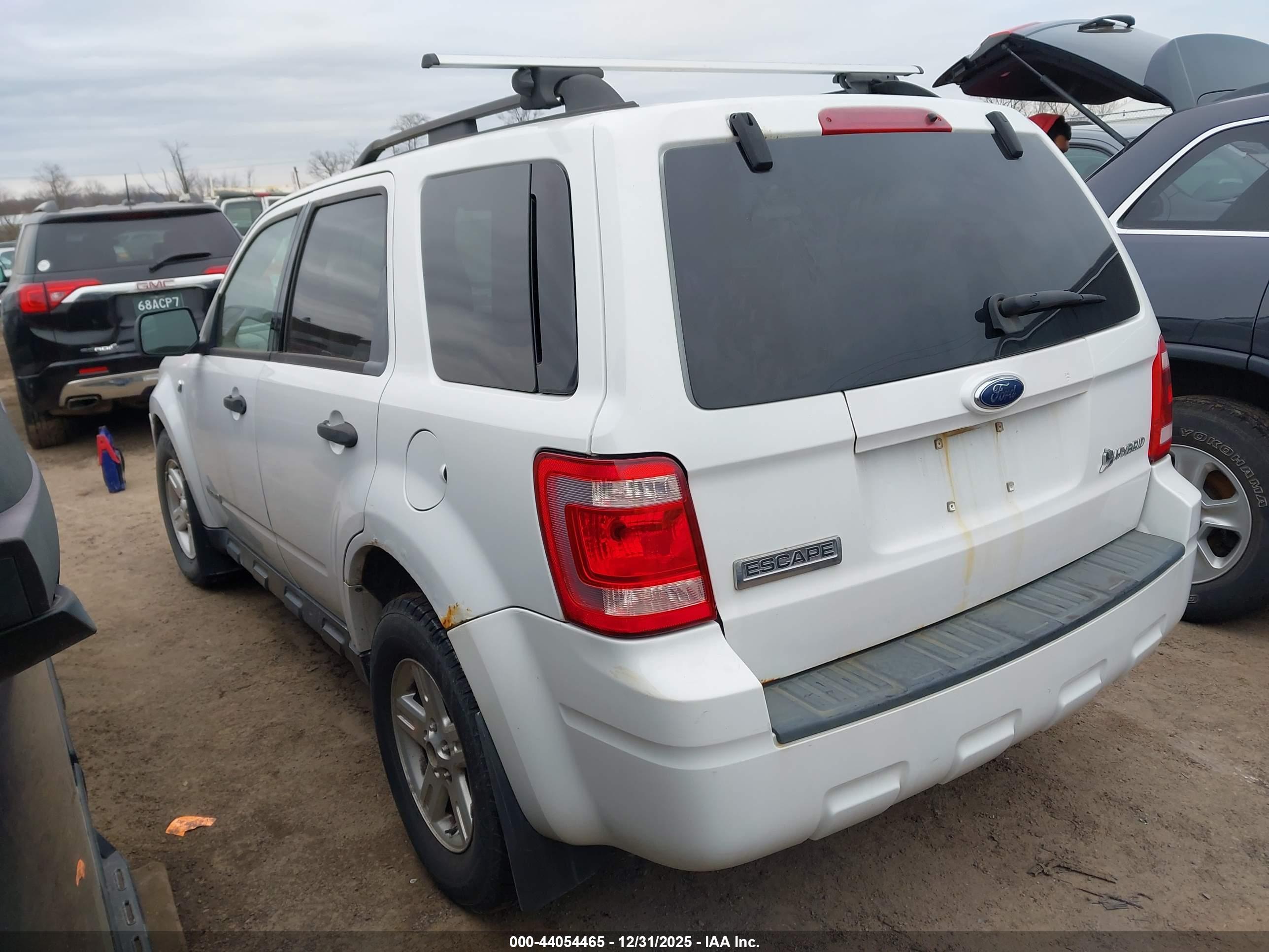 FORD ESCAPE image 3