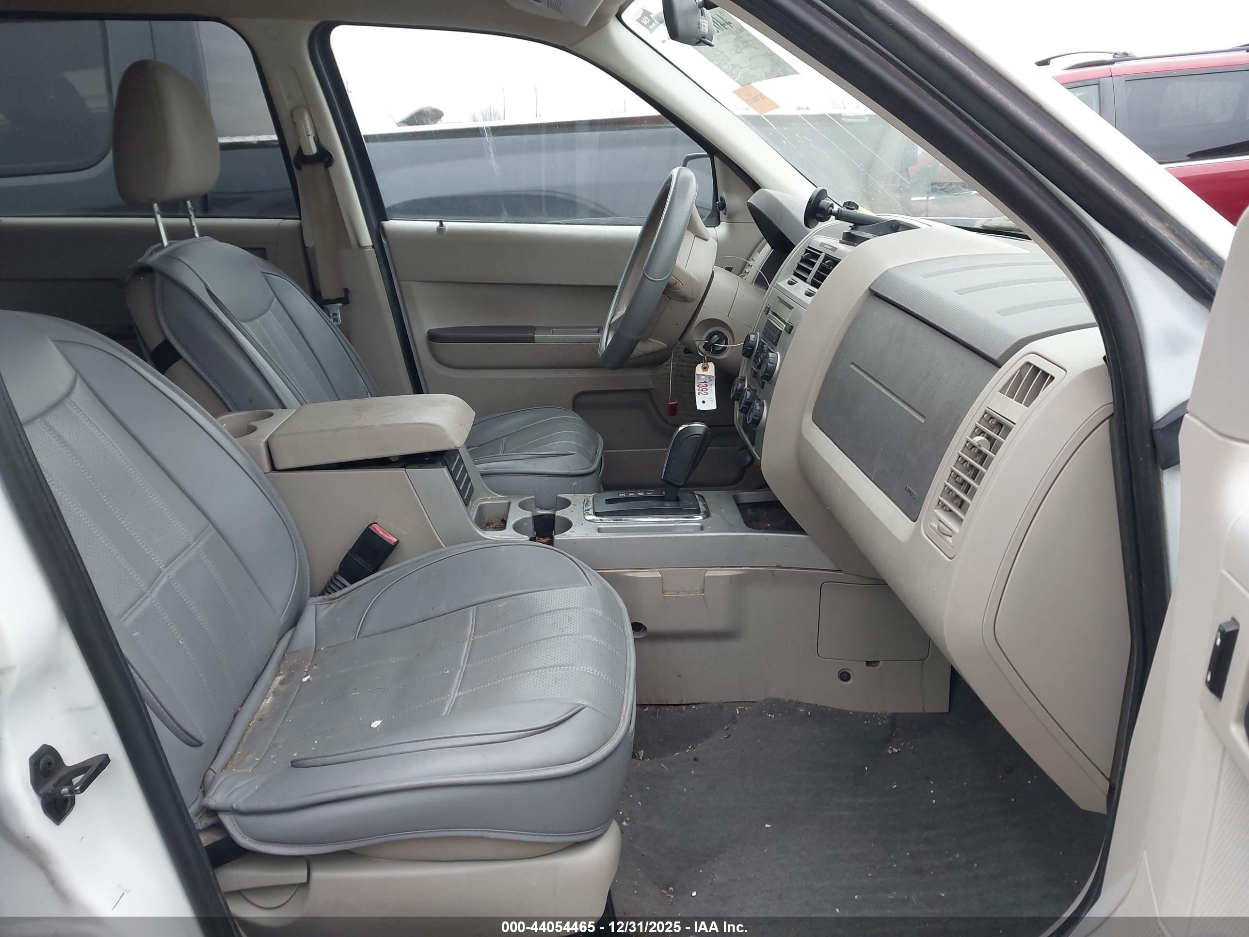 FORD ESCAPE image 5